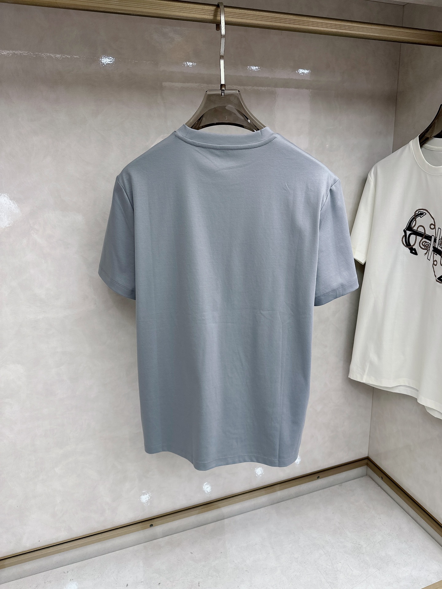 爱马仕 2026春夏 Ancre en H刺绣圆领短袖T恤衫，新图型 Ancre en H（H型锚主题）