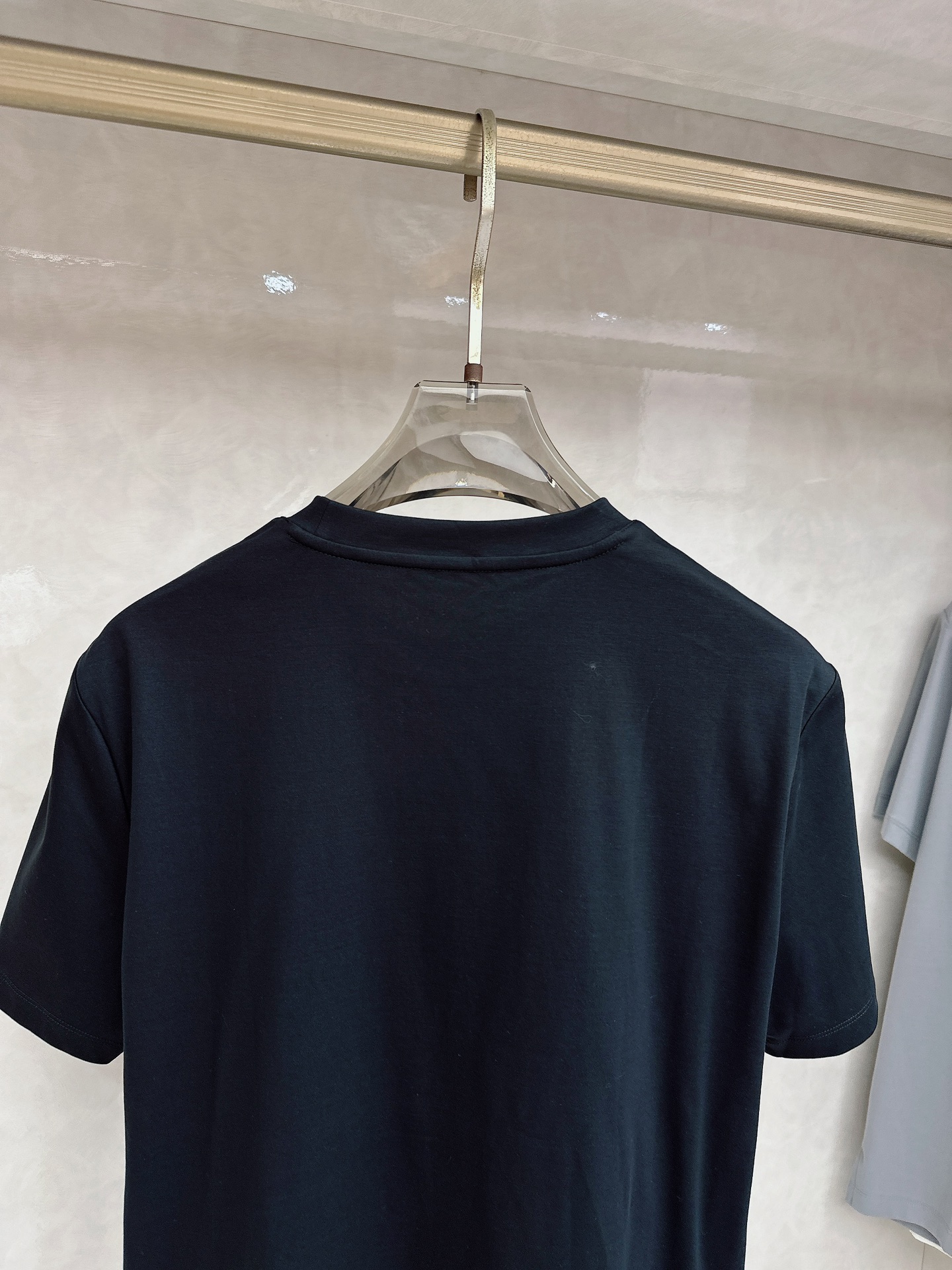 爱马仕 2026春夏 Ancre en H刺绣圆领短袖T恤衫，新图型 Ancre en H（H型锚主题）