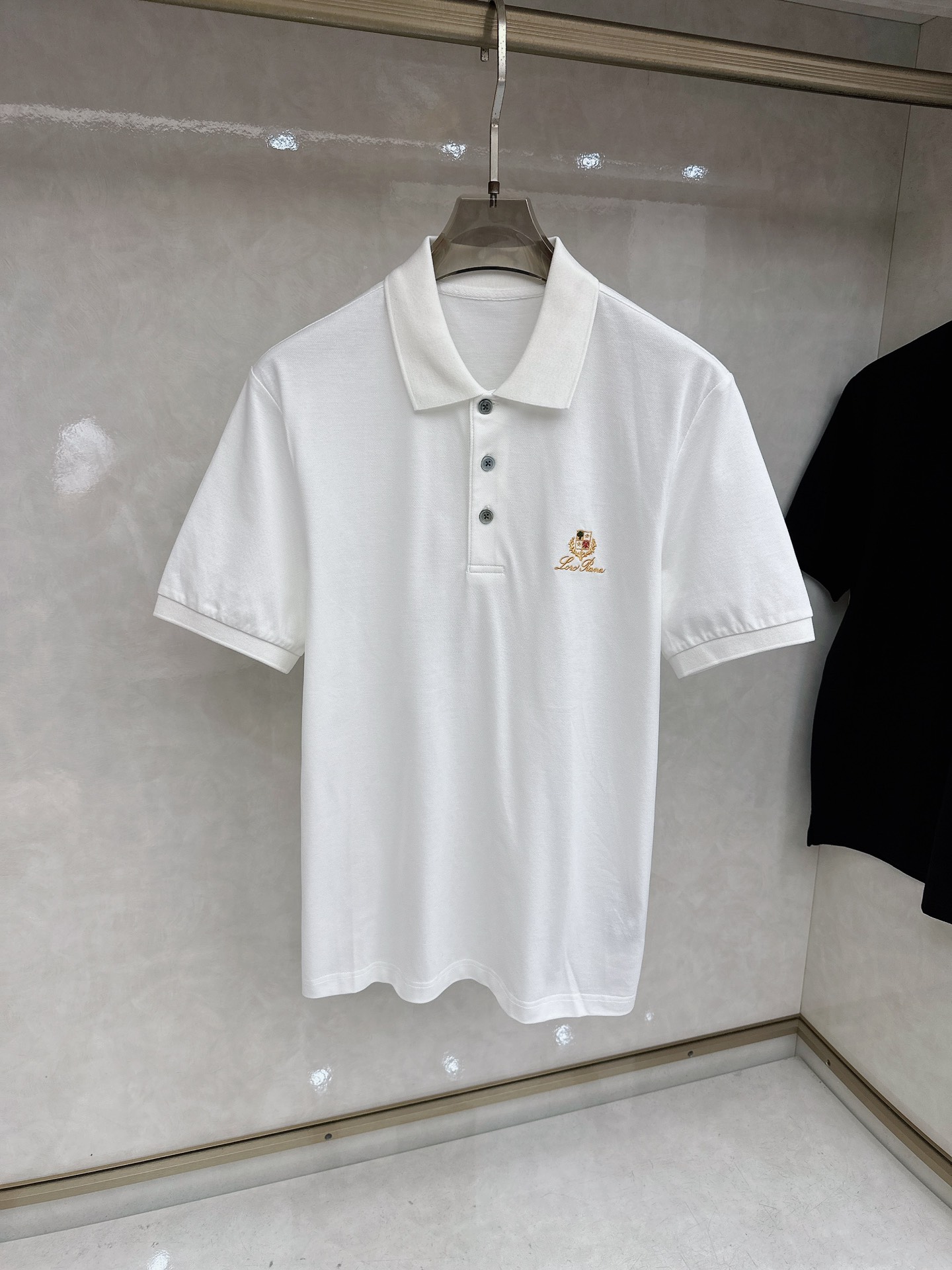 Lo*ro Pi*na诺 u翩雅 喜欢老钱风的强烈推荐 商务休闲 三粒扣翻领短袖POLO衫 打破纽扣式常