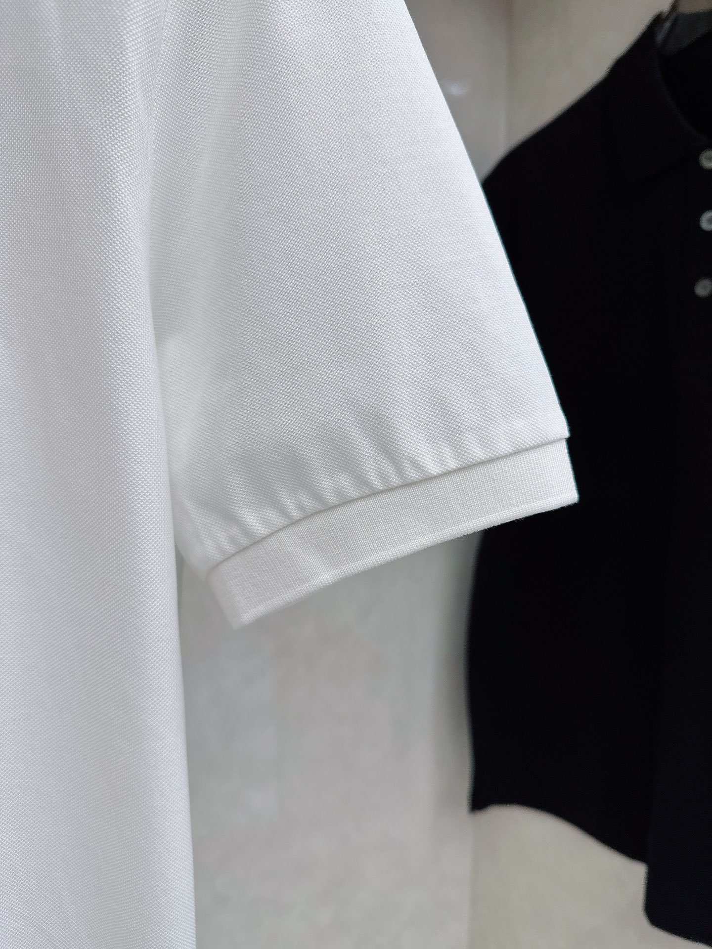 Lo*ro Pi*na诺 u翩雅 喜欢老钱风的强烈推荐 商务休闲 三粒扣翻领短袖POLO衫 打破纽扣式常