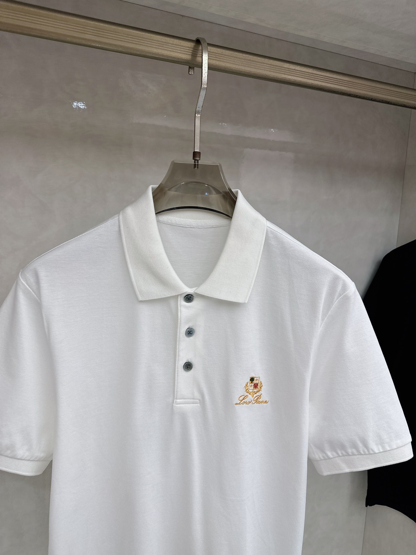 Lo*ro Pi*na诺 u翩雅 喜欢老钱风的强烈推荐 商务休闲 三粒扣翻领短袖POLO衫 打破纽扣式常