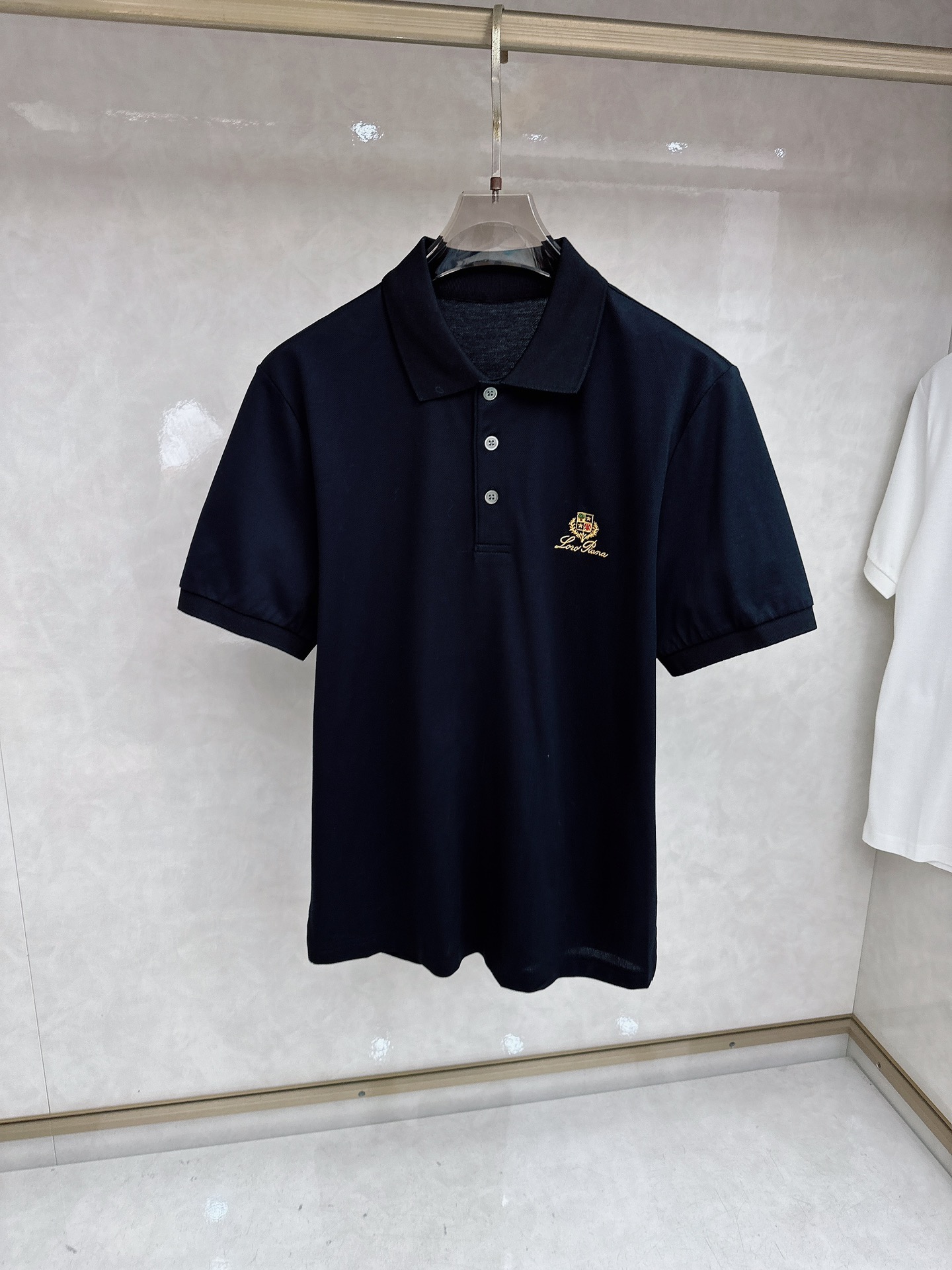 Lo*ro Pi*na诺 u翩雅 喜欢老钱风的强烈推荐 商务休闲 三粒扣翻领短袖POLO衫 打破纽扣式常