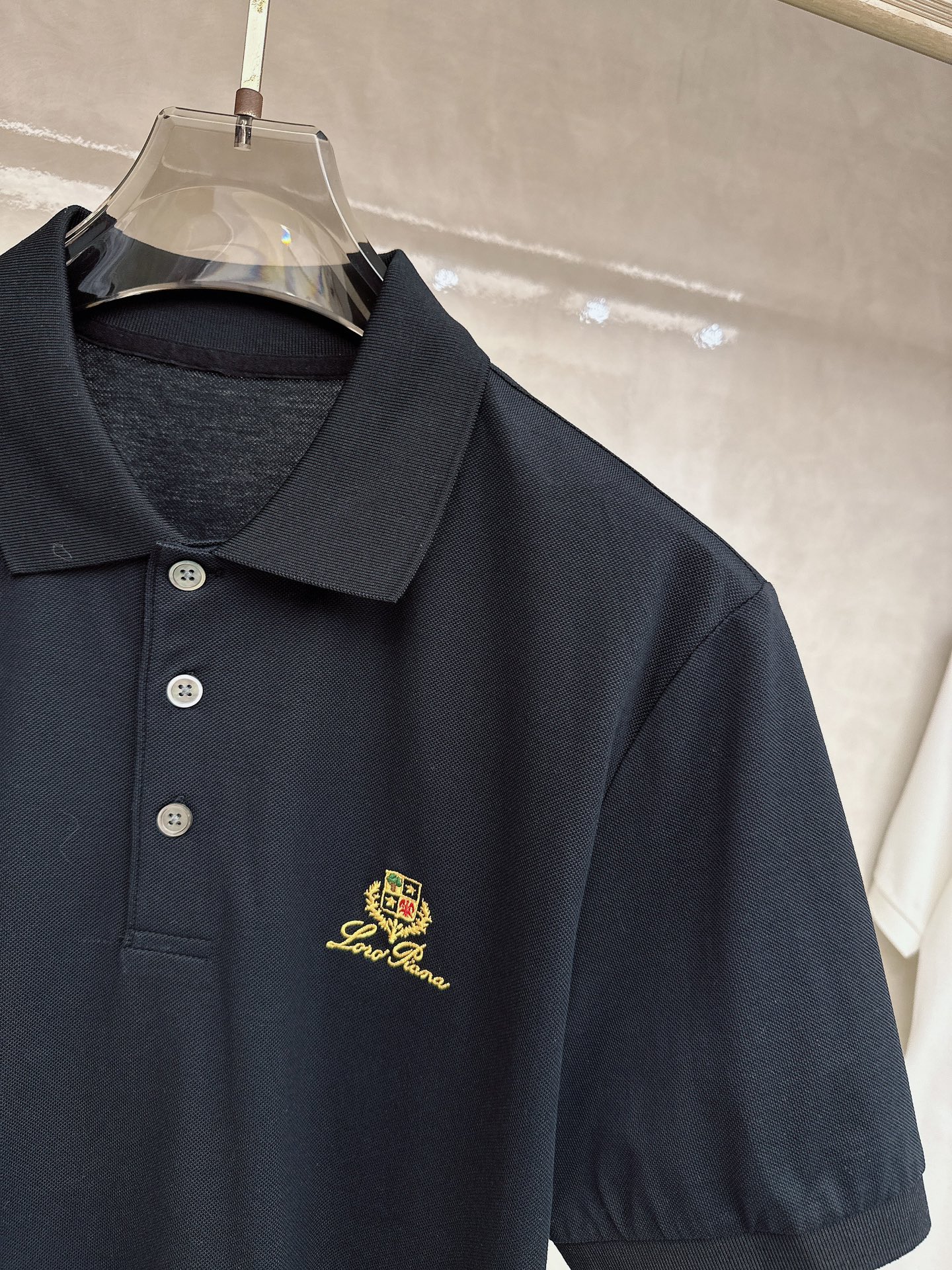 Lo*ro Pi*na诺 u翩雅 喜欢老钱风的强烈推荐 商务休闲 三粒扣翻领短袖POLO衫 打破纽扣式常