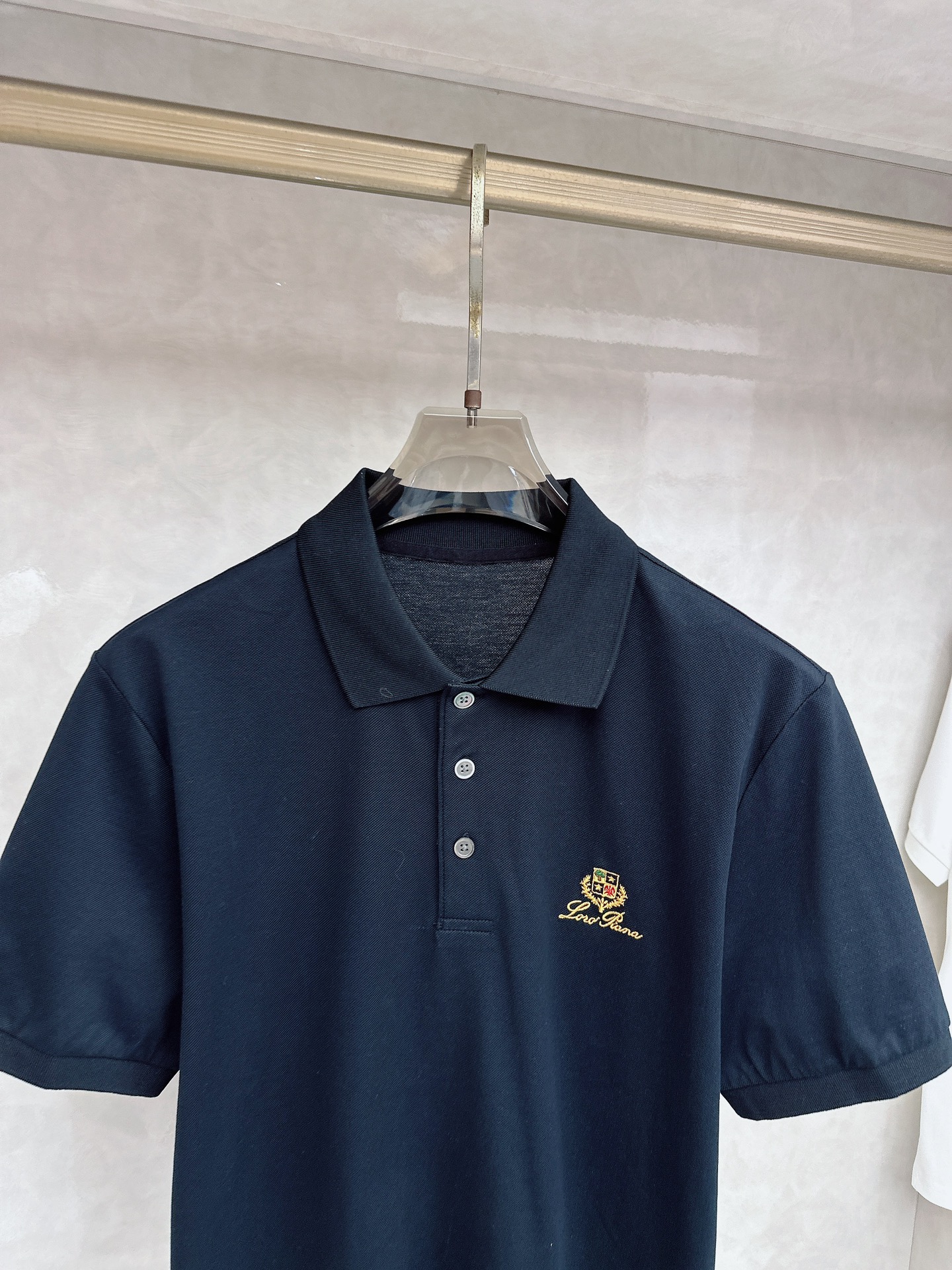 Lo*ro Pi*na诺 u翩雅 喜欢老钱风的强烈推荐 商务休闲 三粒扣翻领短袖POLO衫 打破纽扣式常