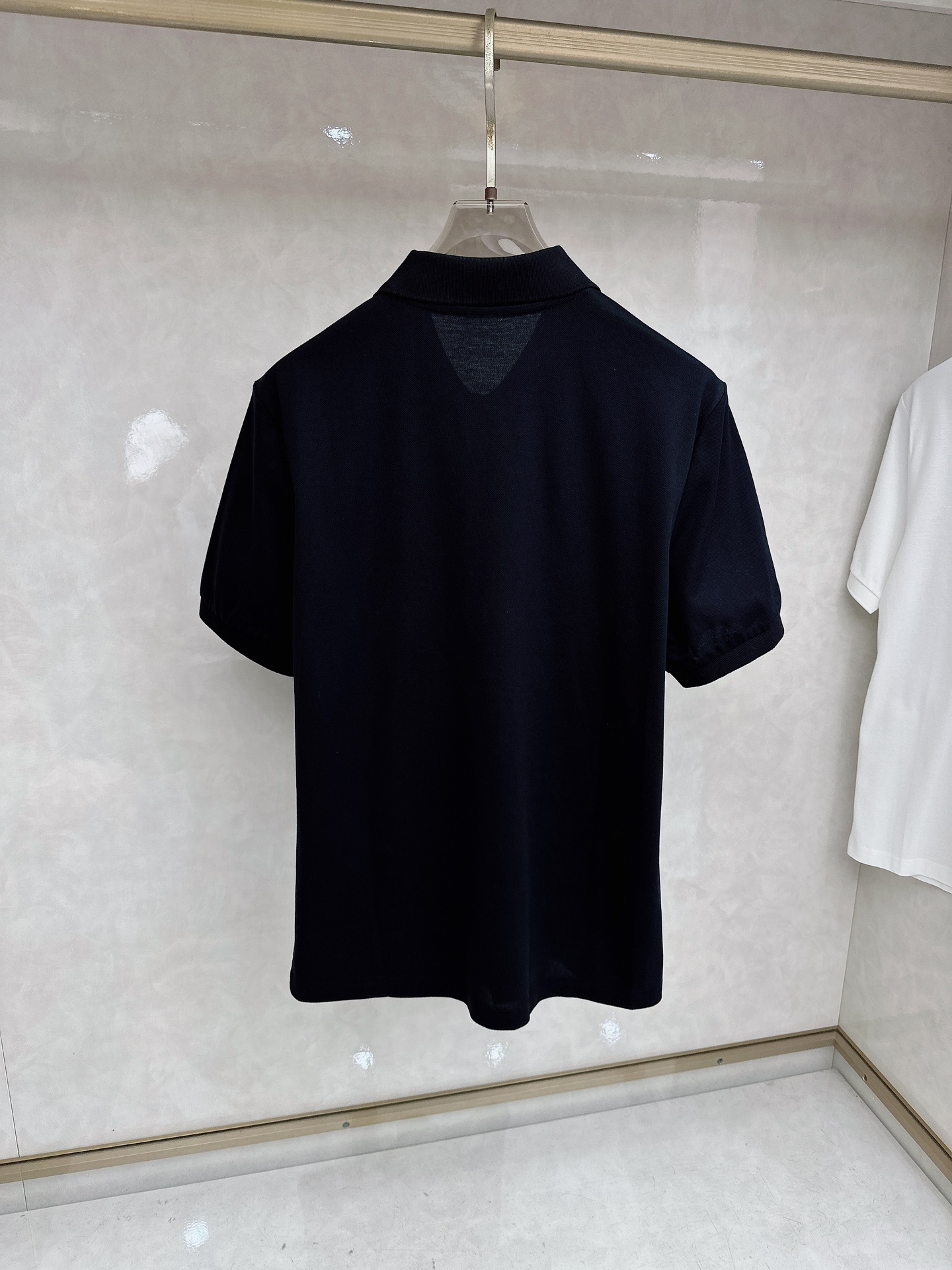 Lo*ro Pi*na诺 u翩雅 喜欢老钱风的强烈推荐 商务休闲 三粒扣翻领短袖POLO衫 打破纽扣式常