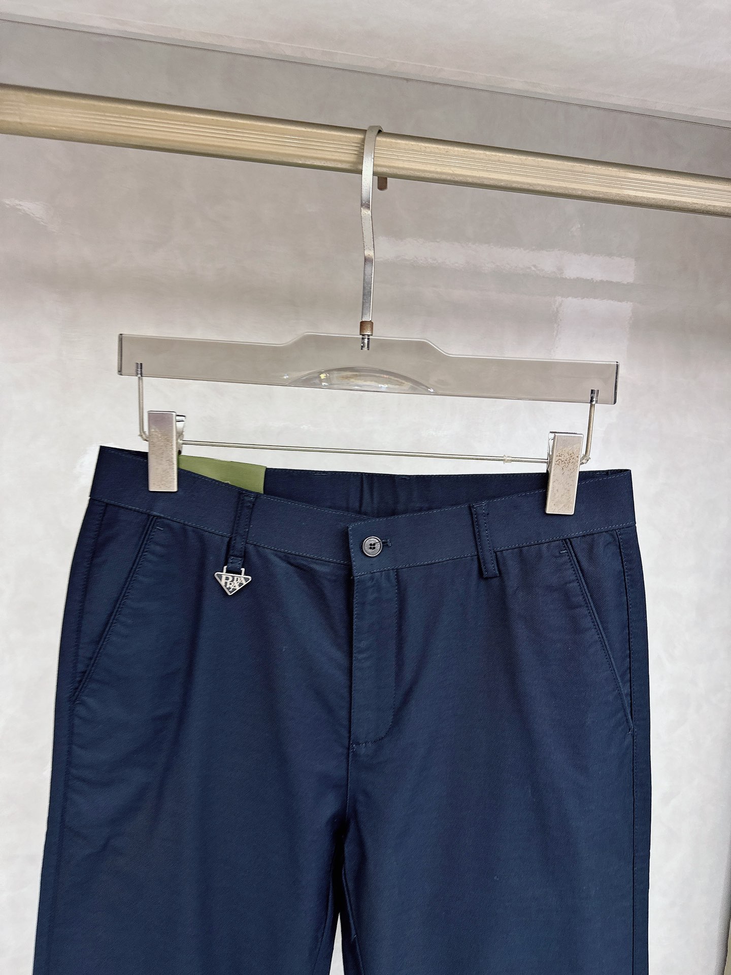 普拉达 2026春夏亚洲系列最新款！高端狠货 高端订制修身商务休闲裤西裤 原版五金 日常商务休闲都完全适