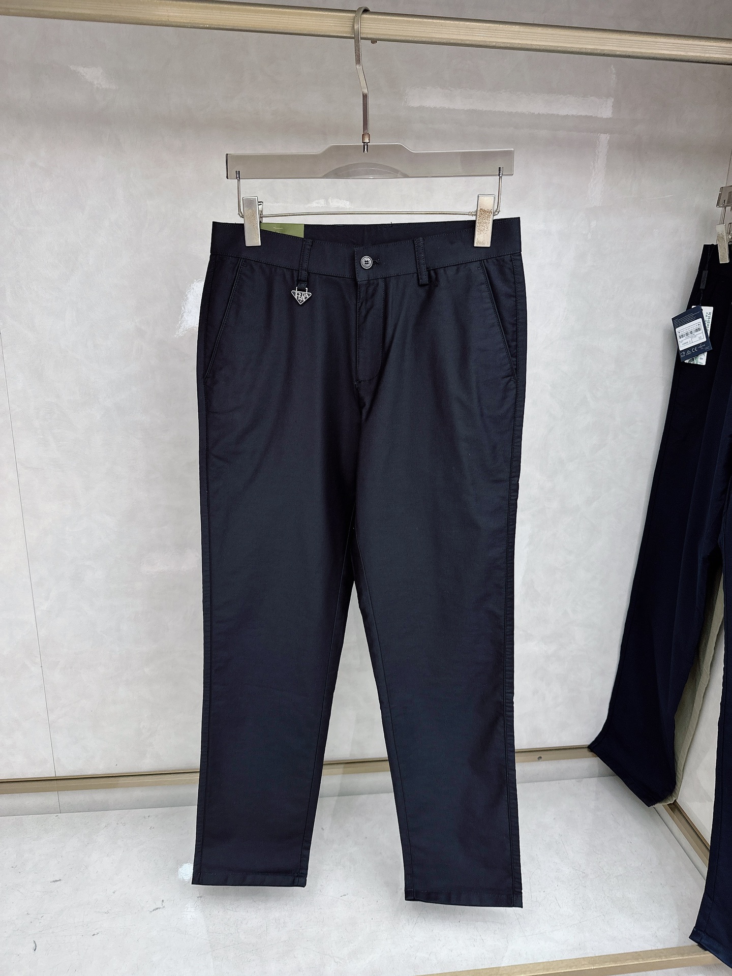 普拉达 2026春夏亚洲系列最新款！高端狠货 高端订制修身商务休闲裤西裤 原版五金 日常商务休闲都完全适
