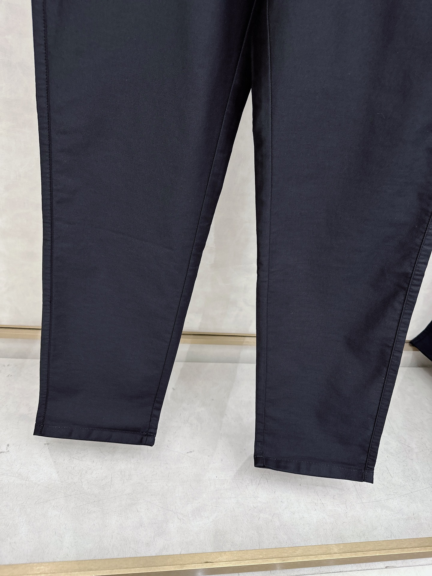 普拉达 2026春夏亚洲系列最新款！高端狠货 高端订制修身商务休闲裤西裤 原版五金 日常商务休闲都完全适