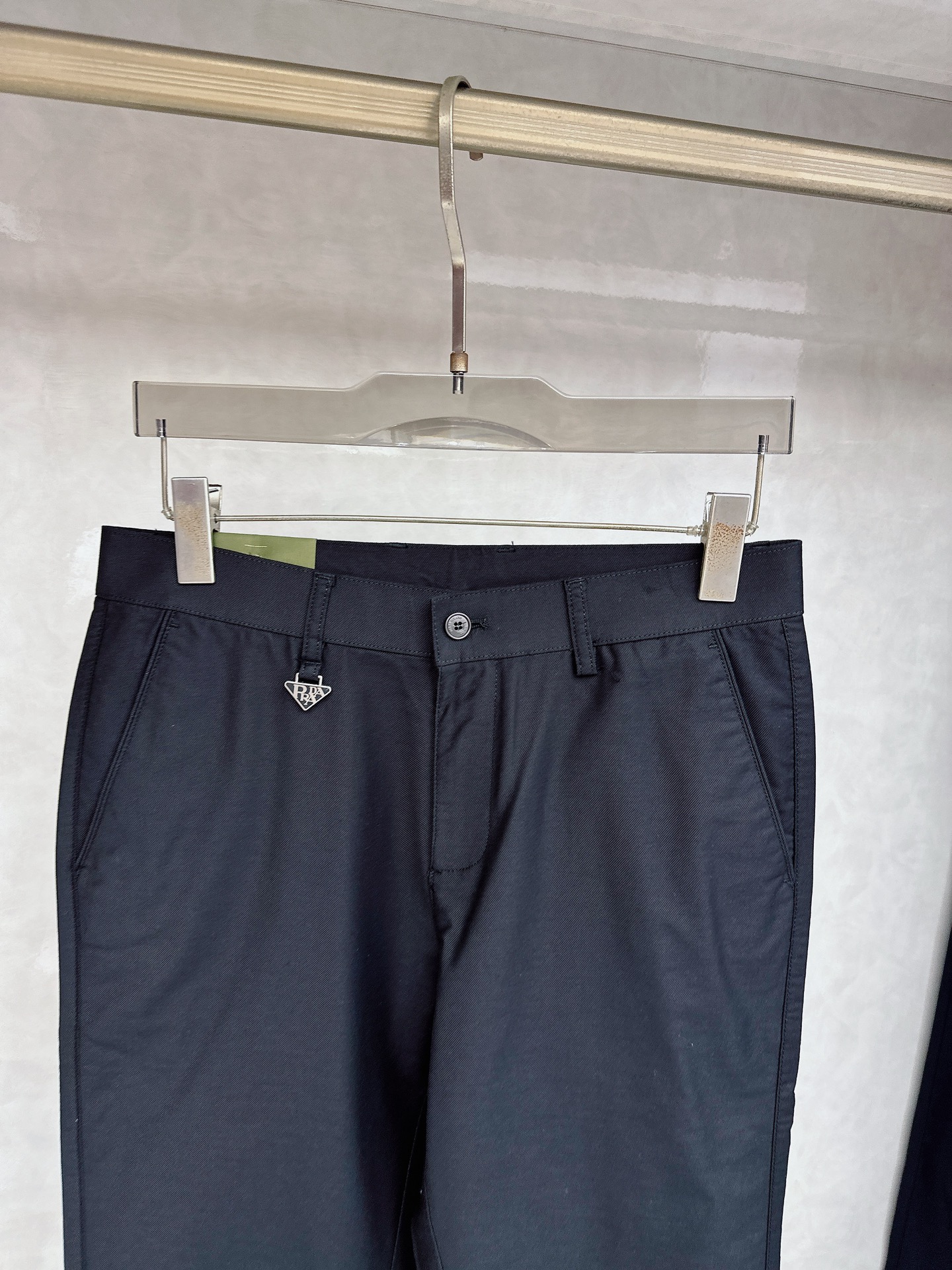 普拉达 2026春夏亚洲系列最新款！高端狠货 高端订制修身商务休闲裤西裤 原版五金 日常商务休闲都完全适