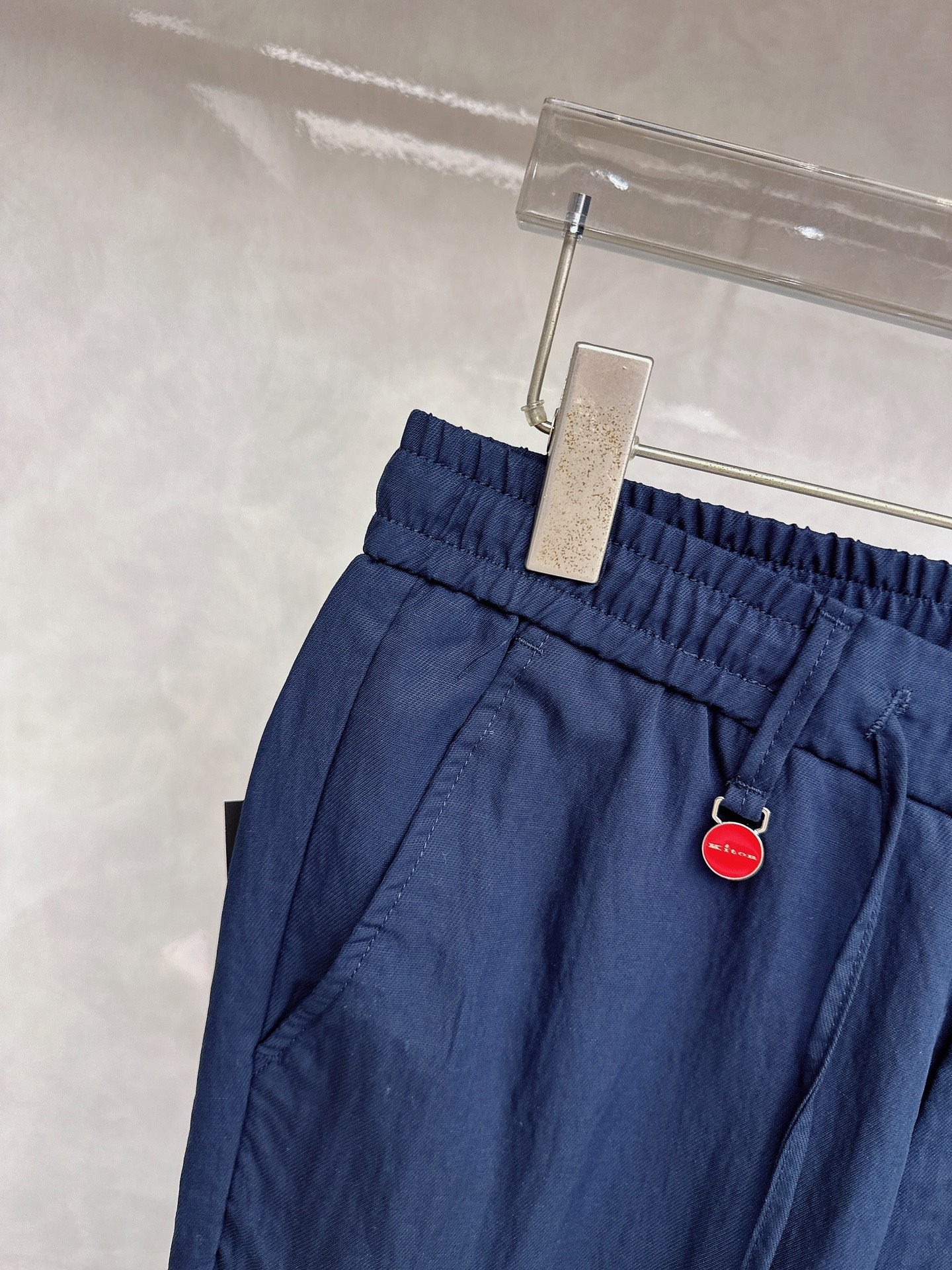 kiton 2026春夏新品重工休闲牛仔裤👖，进口优质水洗弹力面料，上身舒适透气有弹力，客供五金辅料装饰