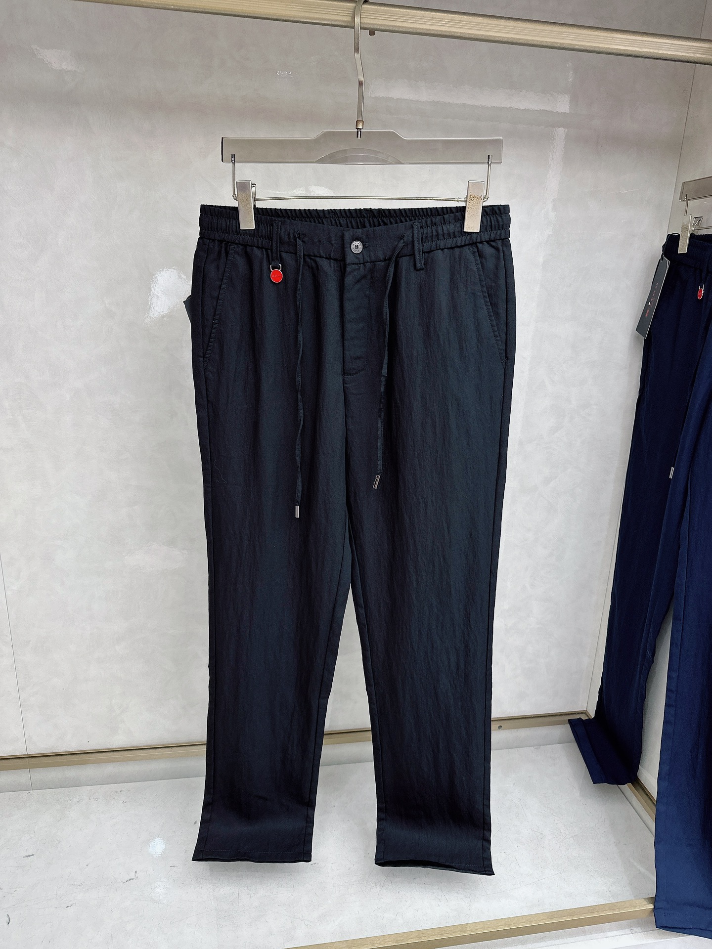 kiton 2026春夏新品重工休闲牛仔裤👖，进口优质水洗弹力面料，上身舒适透气有弹力，客供五金辅料装饰