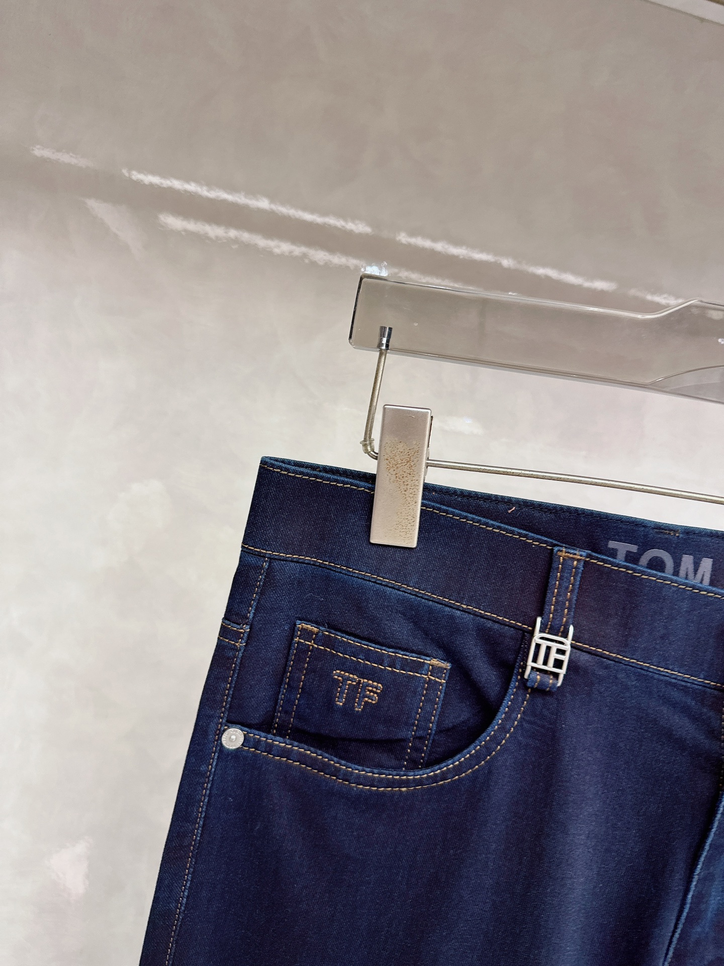 TF 2026春夏新品重工休闲牛仔裤👖，进口优质水洗弹力面料，上身舒适透气有弹力，客供五金辅料装饰，版型