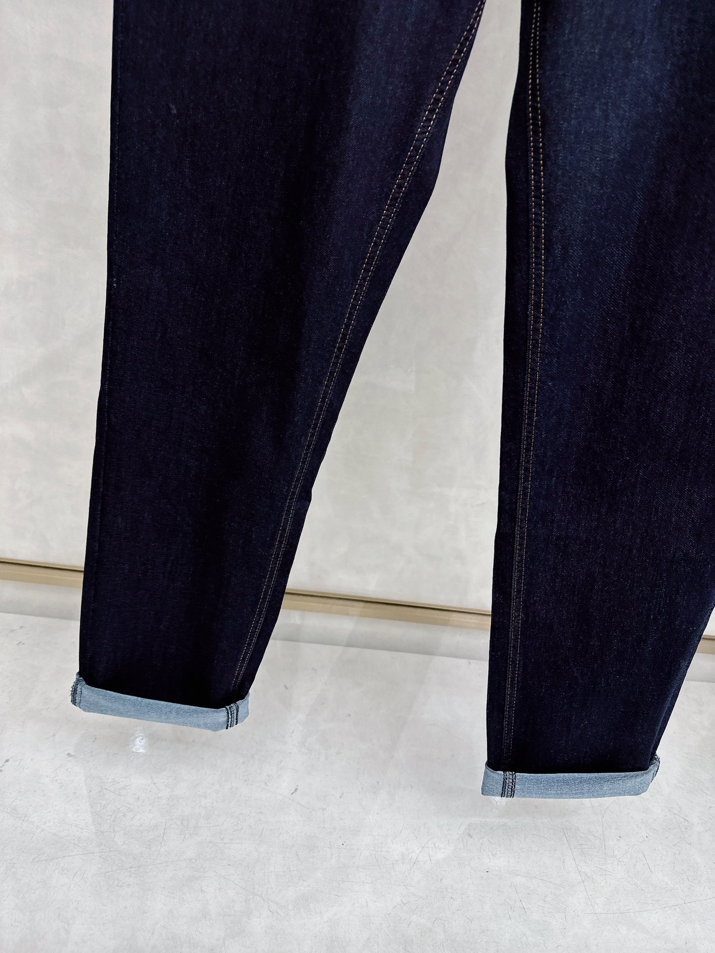 DG 2026春夏新品重工休闲牛仔裤👖，进口优质水洗弹力面料，上身舒适透气有弹力，客供五金辅料装饰，版型