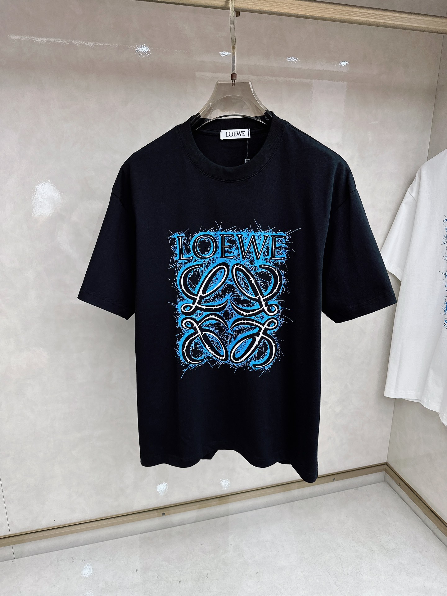 罗意威 2026春夏新款首发专柜最新款短袖圆领T恤 高端订制 设计前卫时尚！品牌logo重工艺设计 高端