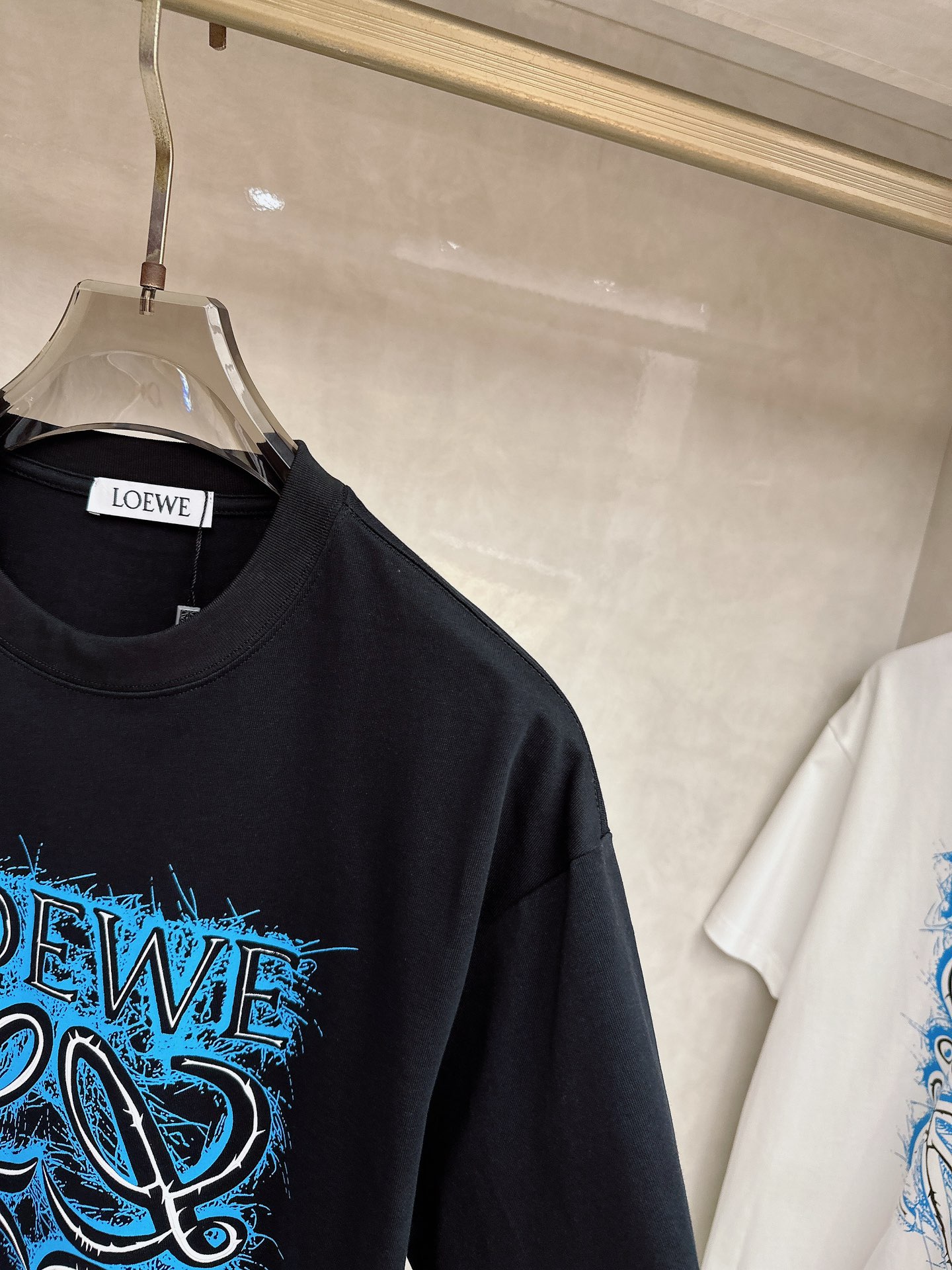 罗意威 2026春夏新款首发专柜最新款短袖圆领T恤 高端订制 设计前卫时尚！品牌logo重工艺设计 高端