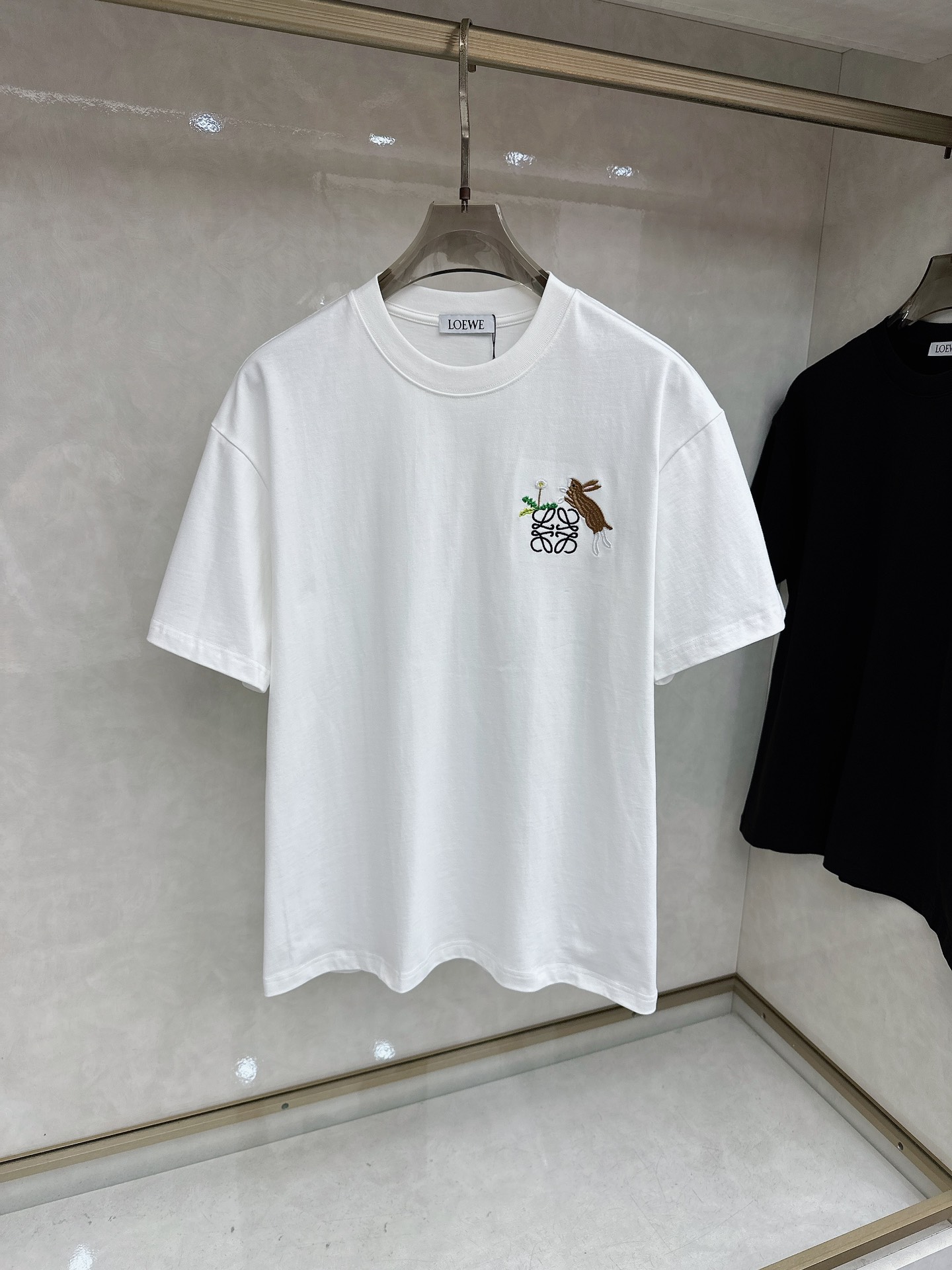 罗意威 2026春夏新款首发专柜最新款短袖圆领T恤 高端订制 设计前卫时尚！品牌logo重工艺设计 高端