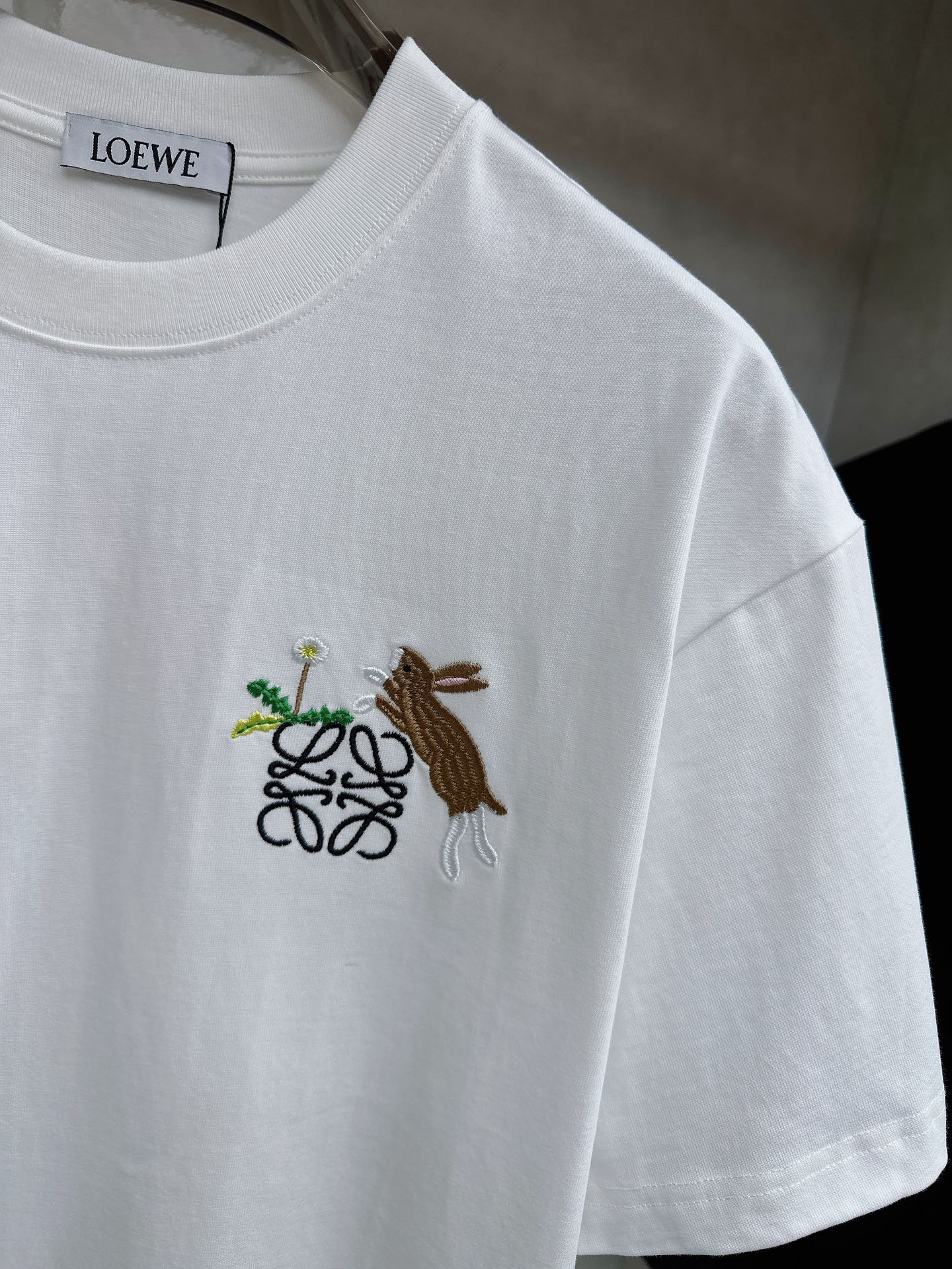 罗意威 2026春夏新款首发专柜最新款短袖圆领T恤 高端订制 设计前卫时尚！品牌logo重工艺设计 高端