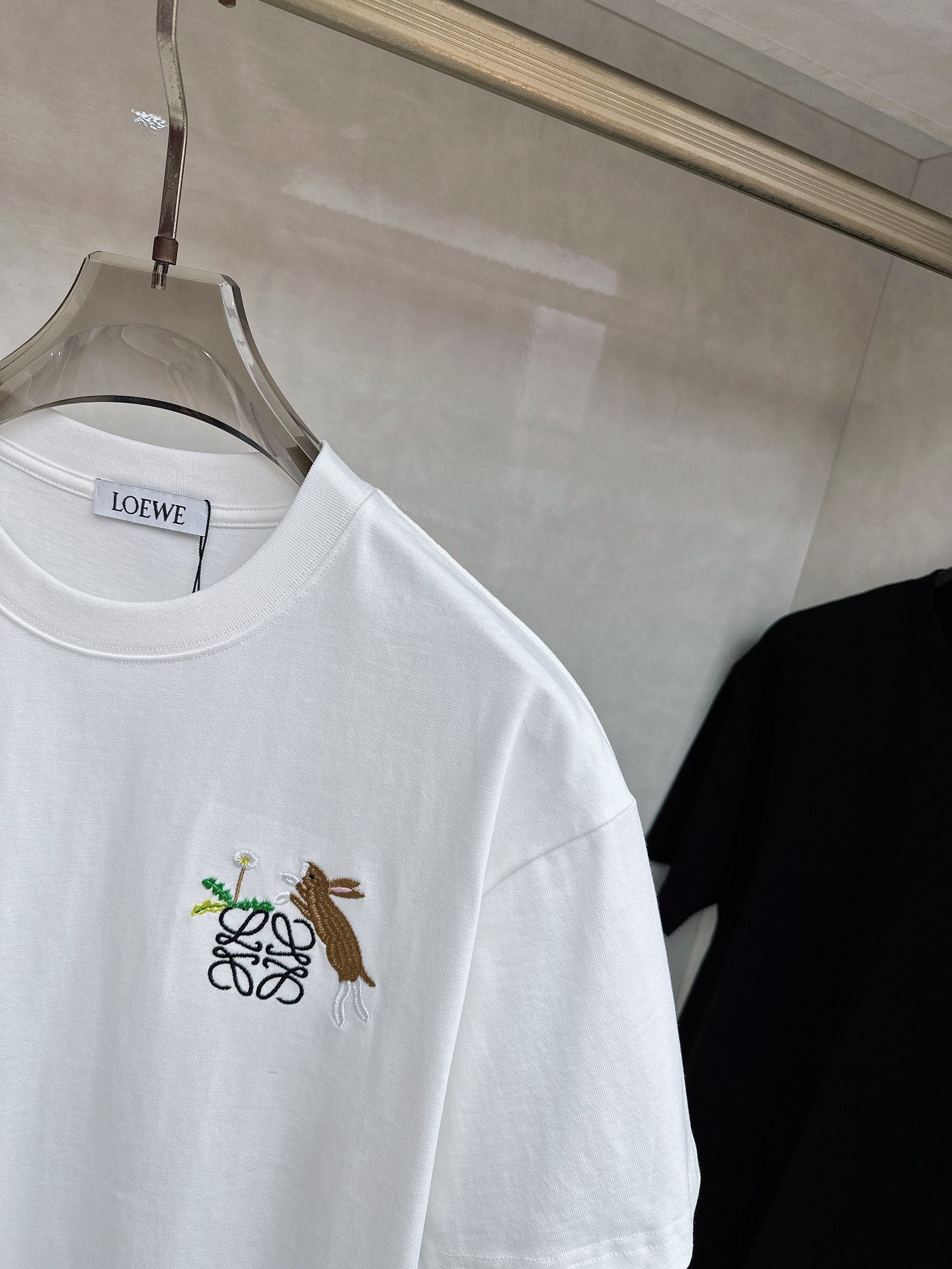 罗意威 2026春夏新款首发专柜最新款短袖圆领T恤 高端订制 设计前卫时尚！品牌logo重工艺设计 高端