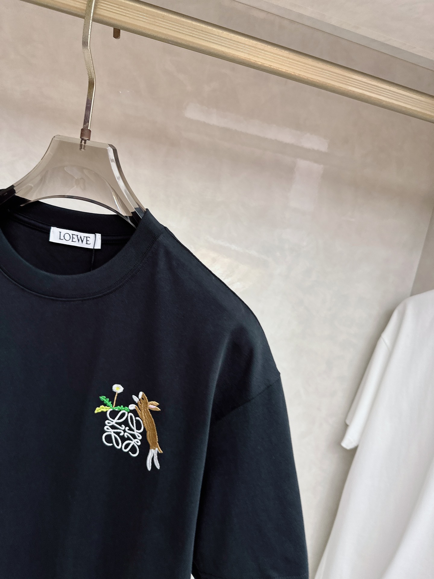 罗意威 2026春夏新款首发专柜最新款短袖圆领T恤 高端订制 设计前卫时尚！品牌logo重工艺设计 高端