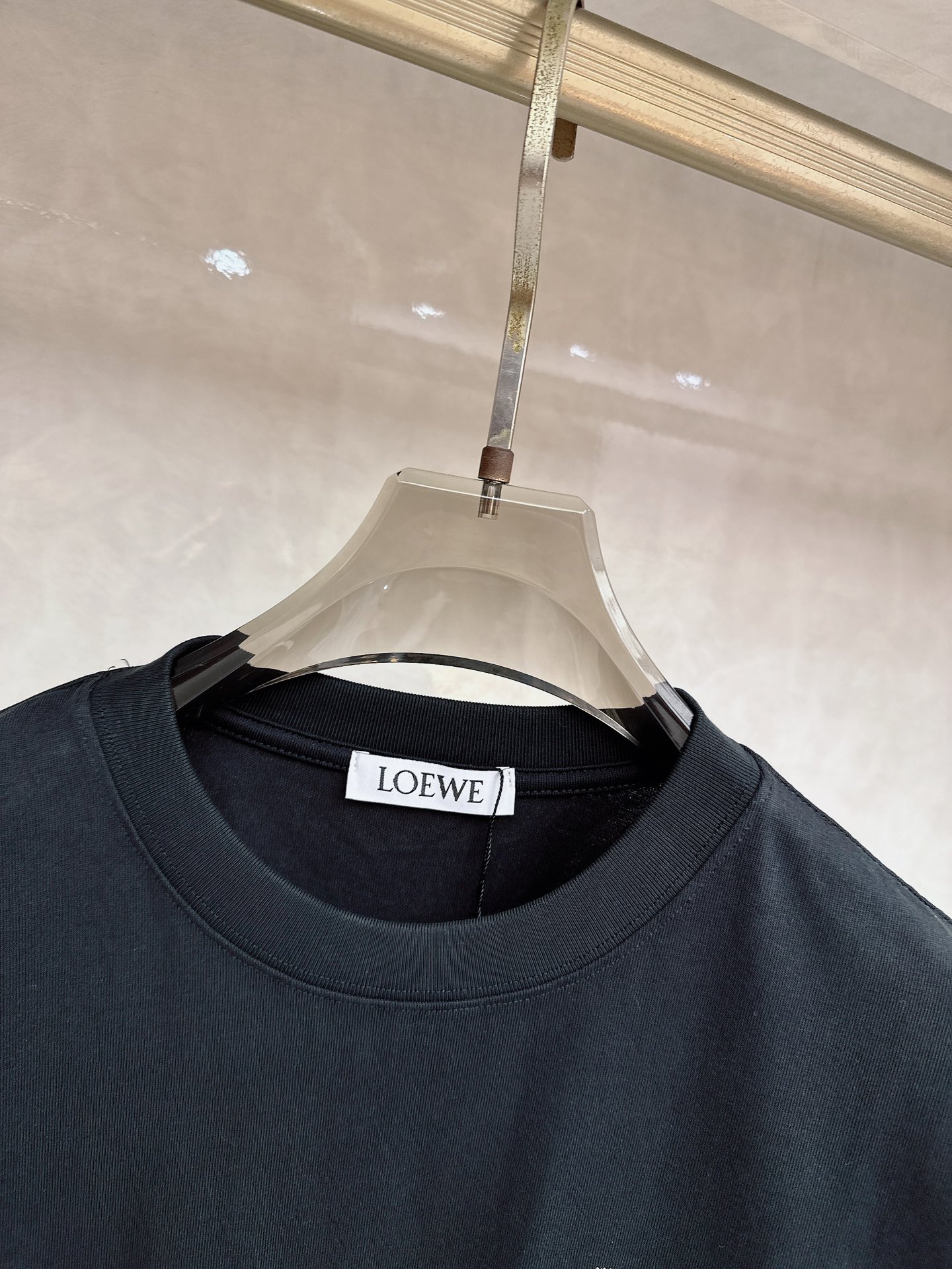 罗意威 2026春夏新款首发专柜最新款短袖圆领T恤 高端订制 设计前卫时尚！品牌logo重工艺设计 高端