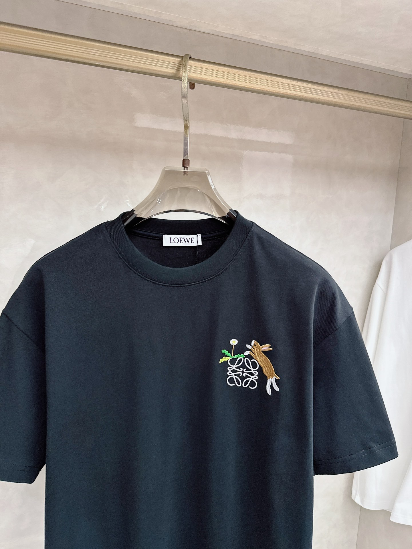 罗意威 2026春夏新款首发专柜最新款短袖圆领T恤 高端订制 设计前卫时尚！品牌logo重工艺设计 高端