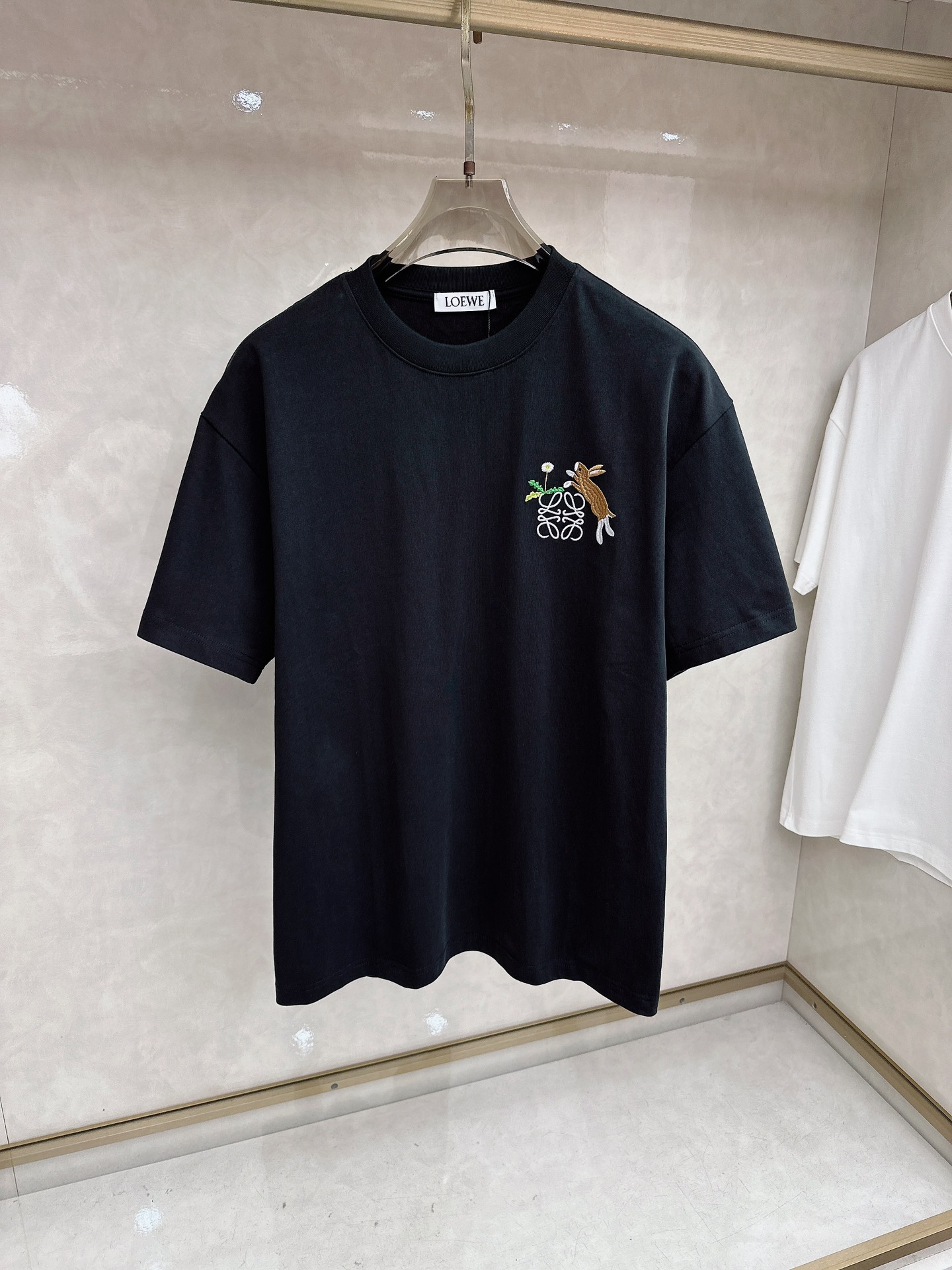 罗意威 2026春夏新款首发专柜最新款短袖圆领T恤 高端订制 设计前卫时尚！品牌logo重工艺设计 高端