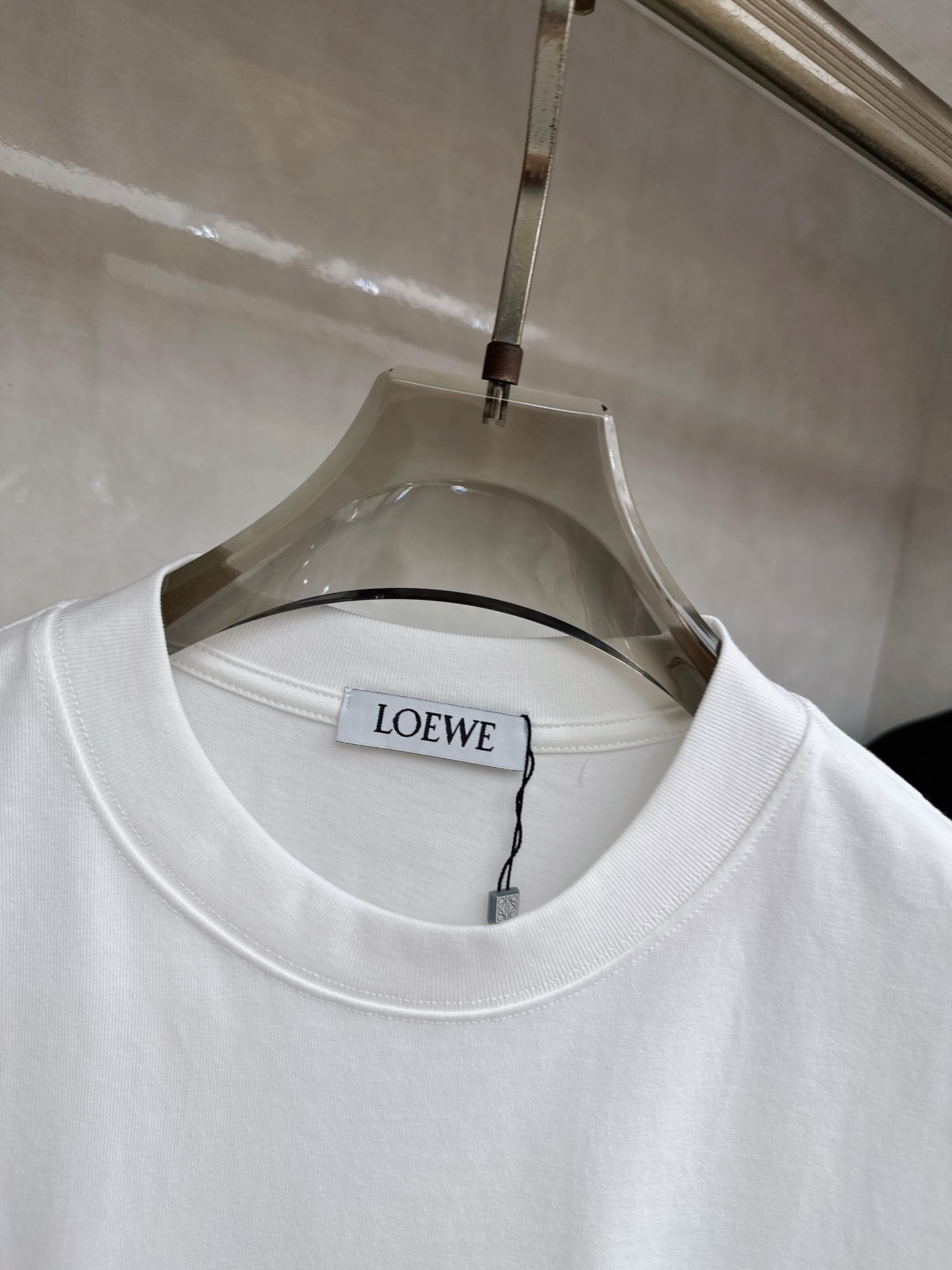 罗意威 2026春夏新款首发专柜最新款短袖圆领T恤 高端订制 设计前卫时尚！品牌logo重工艺设计 高端