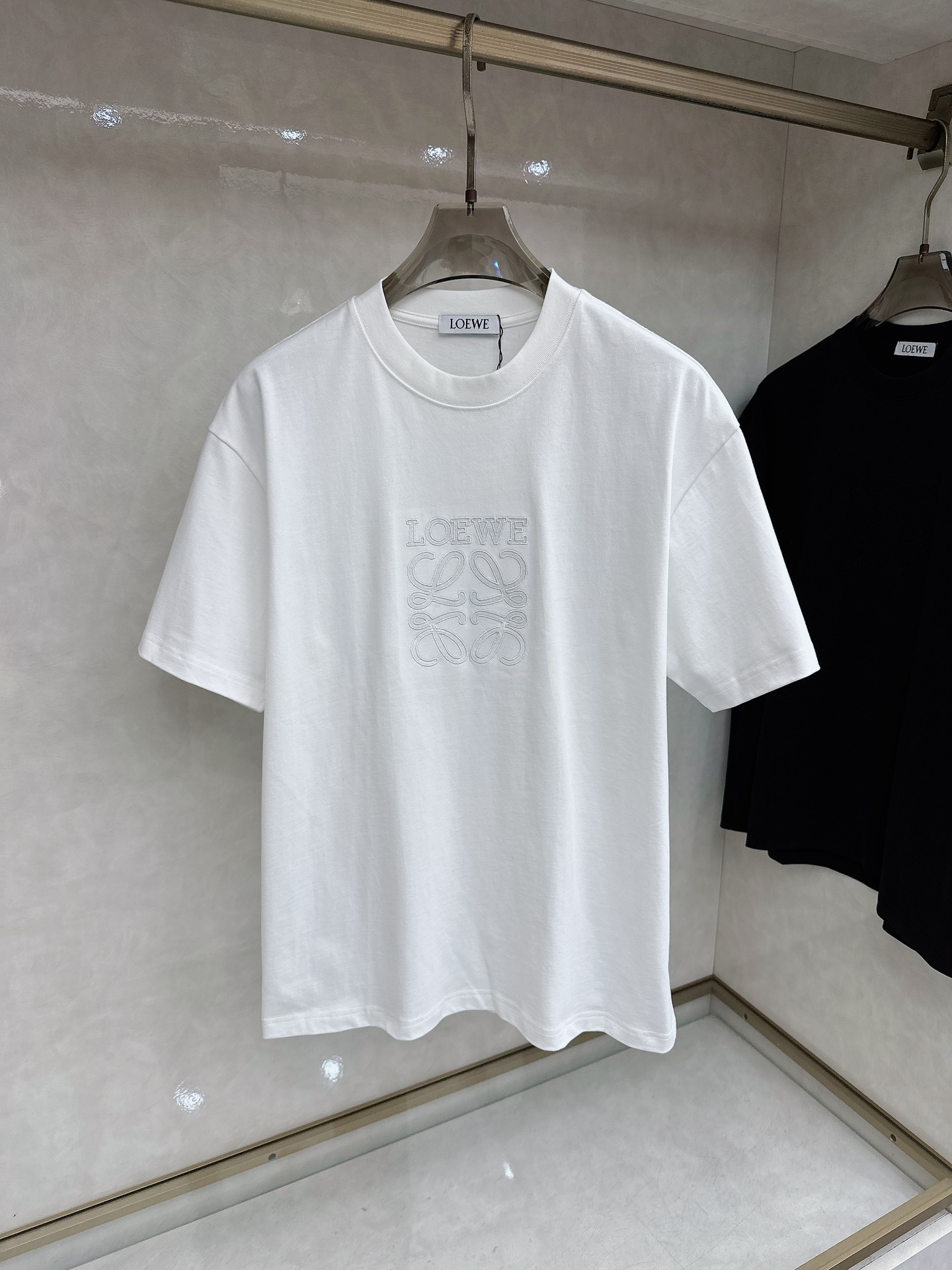 罗意威 2026春夏新款首发专柜最新款短袖圆领T恤 高端订制 设计前卫时尚！品牌logo重工艺设计 高端