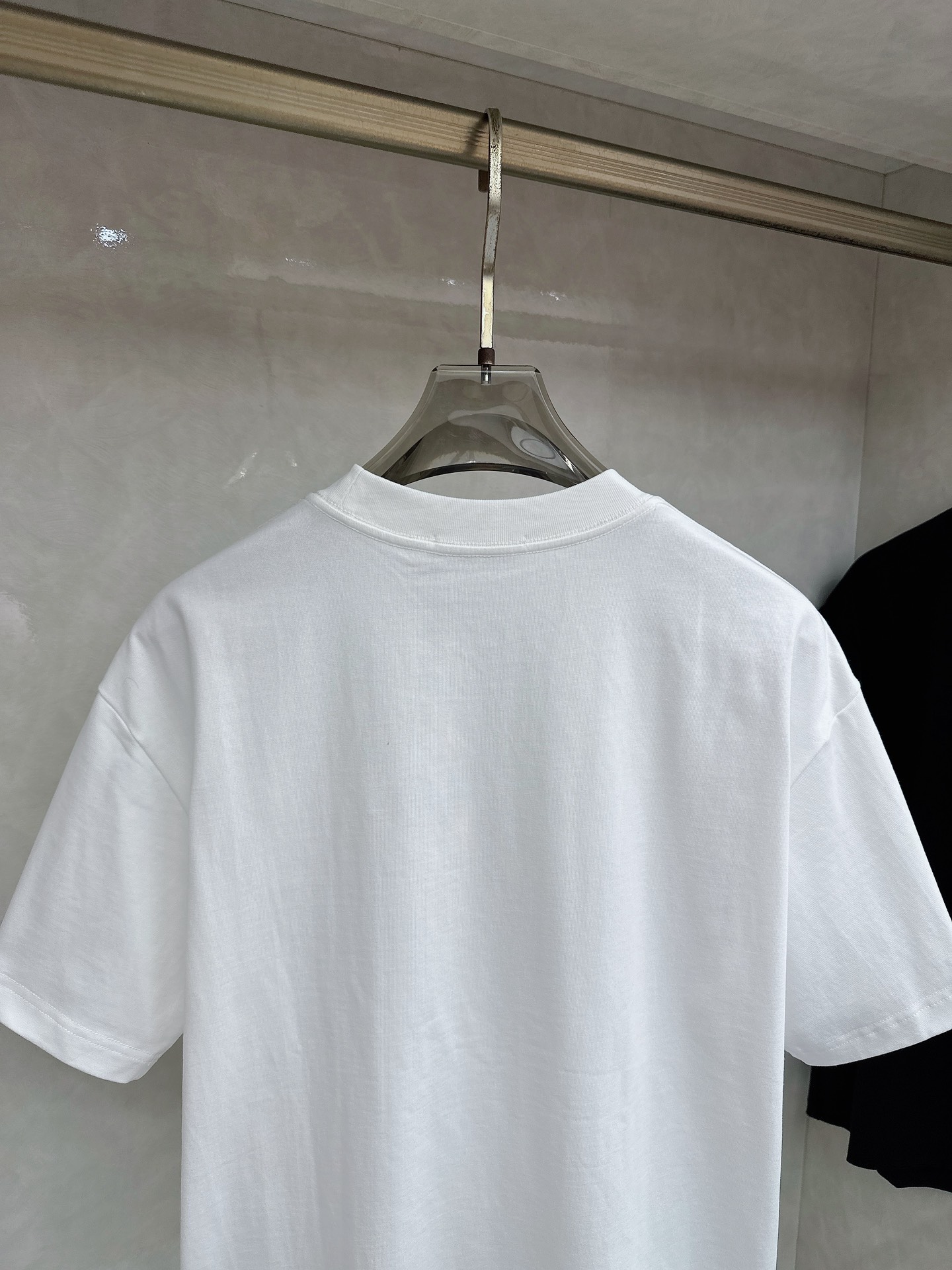 罗意威 2026春夏新款首发专柜最新款短袖圆领T恤 高端订制 设计前卫时尚！品牌logo重工艺设计 高端