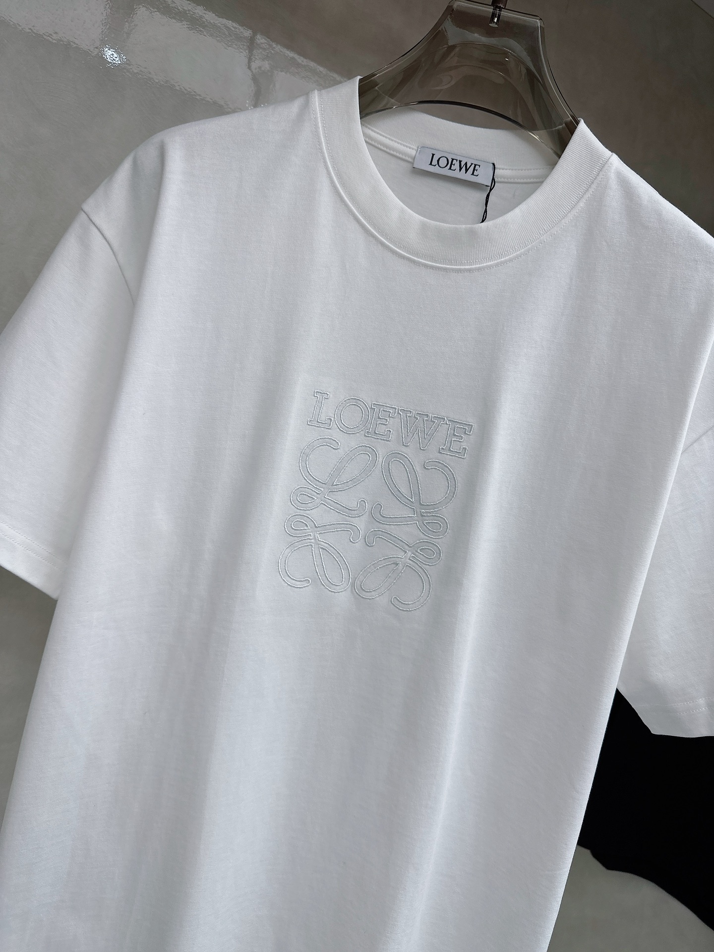 罗意威 2026春夏新款首发专柜最新款短袖圆领T恤 高端订制 设计前卫时尚！品牌logo重工艺设计 高端