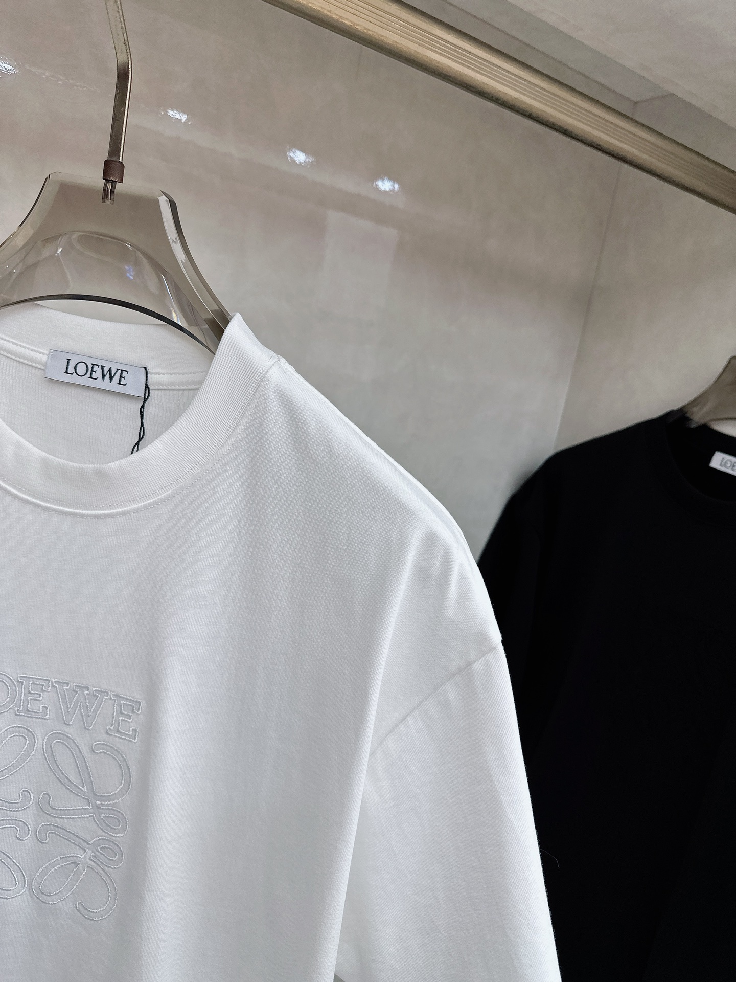 罗意威 2026春夏新款首发专柜最新款短袖圆领T恤 高端订制 设计前卫时尚！品牌logo重工艺设计 高端