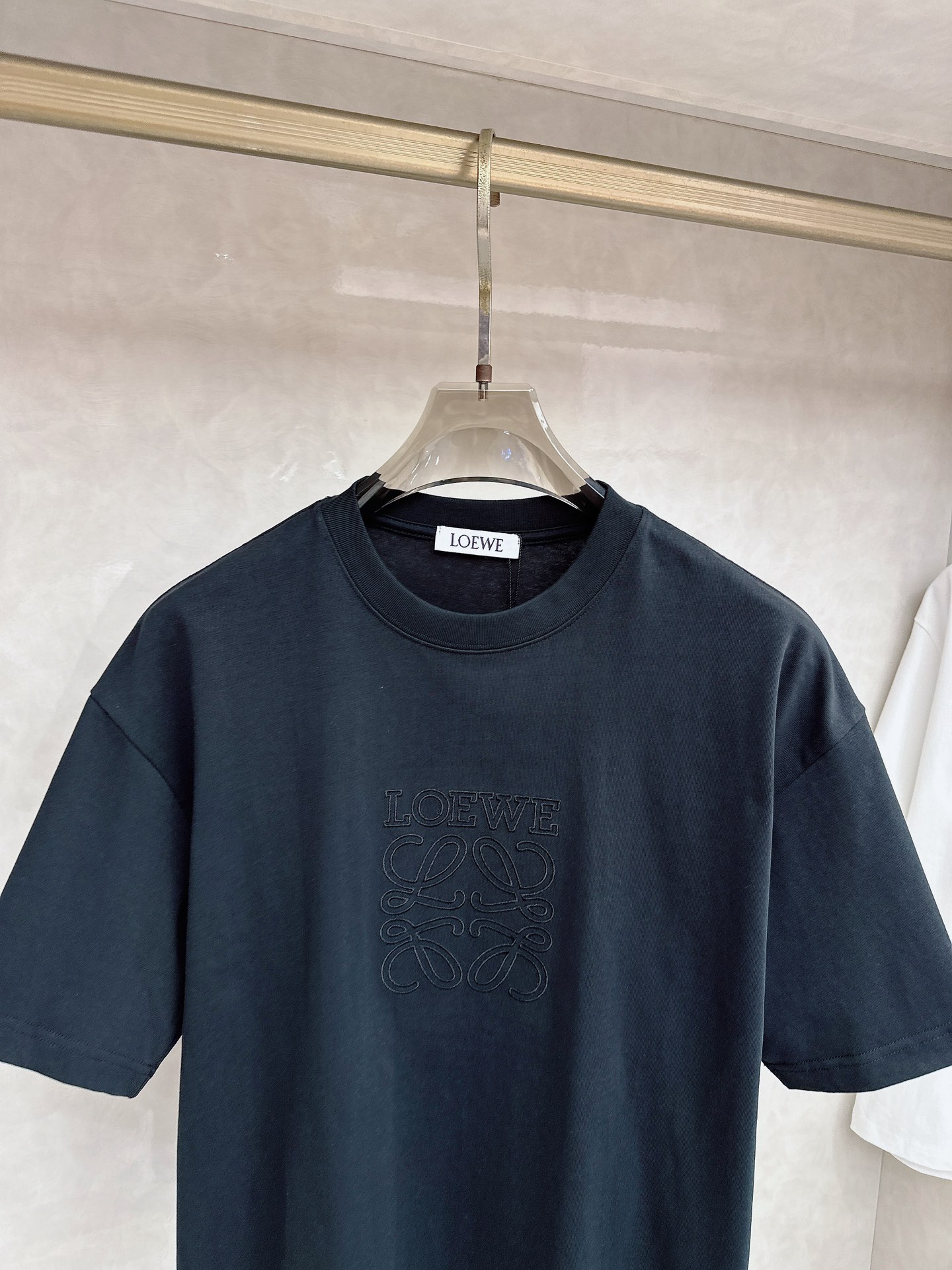 罗意威 2026春夏新款首发专柜最新款短袖圆领T恤 高端订制 设计前卫时尚！品牌logo重工艺设计 高端