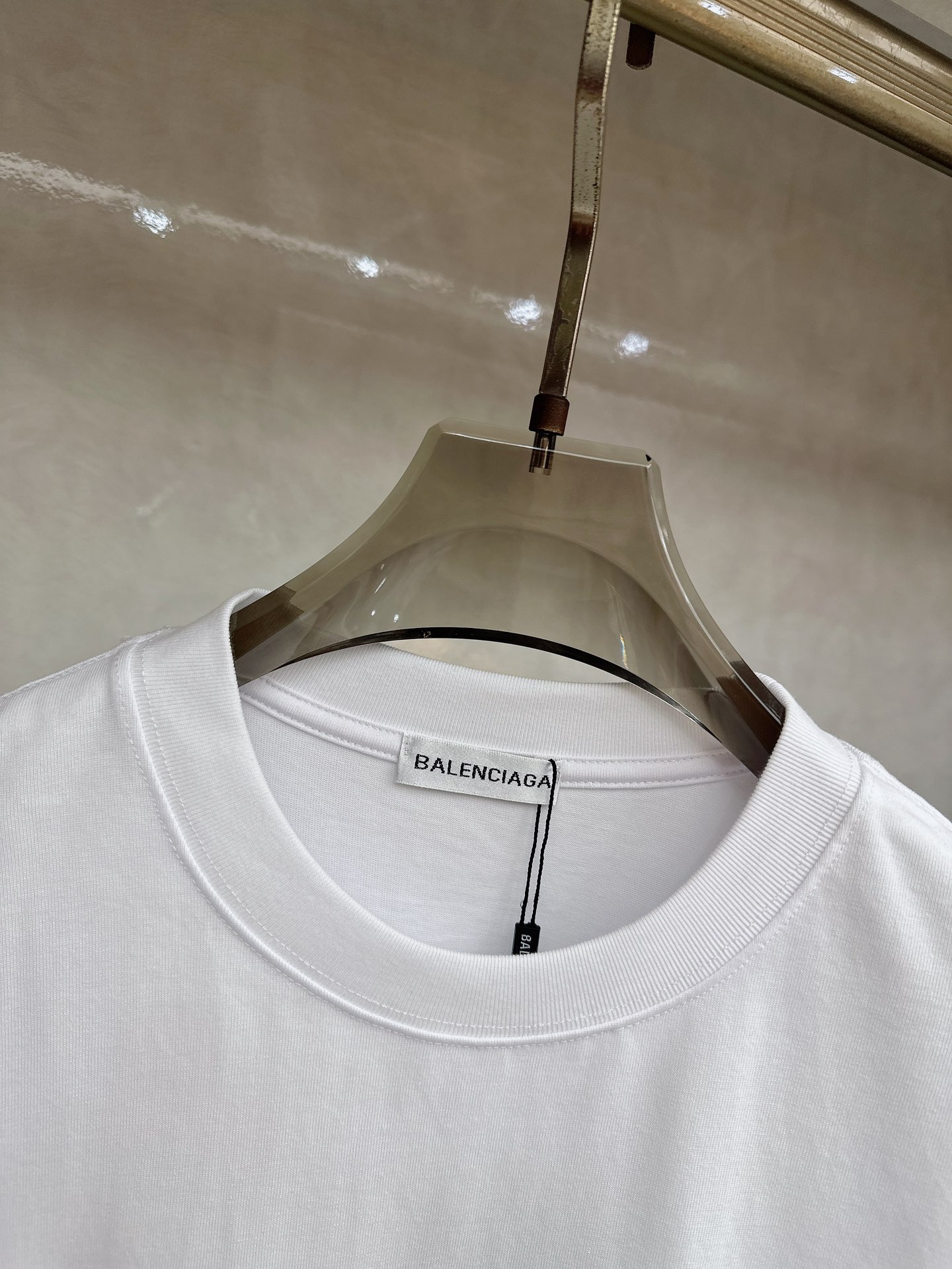 巴黎世家 2026春夏新款首发专柜最新款短袖圆领T恤 高端订制 设计前卫时尚！品牌logo重工艺设计 高