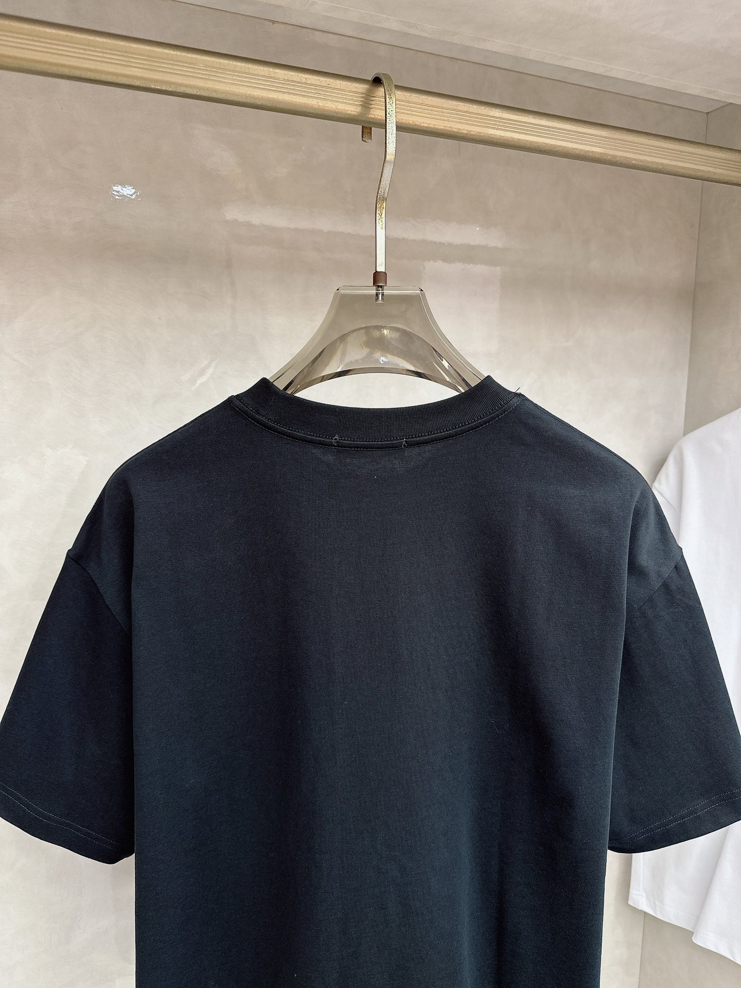 巴黎世家 2026春夏新款首发专柜最新款短袖圆领T恤 高端订制 设计前卫时尚！品牌logo重工艺设计 高