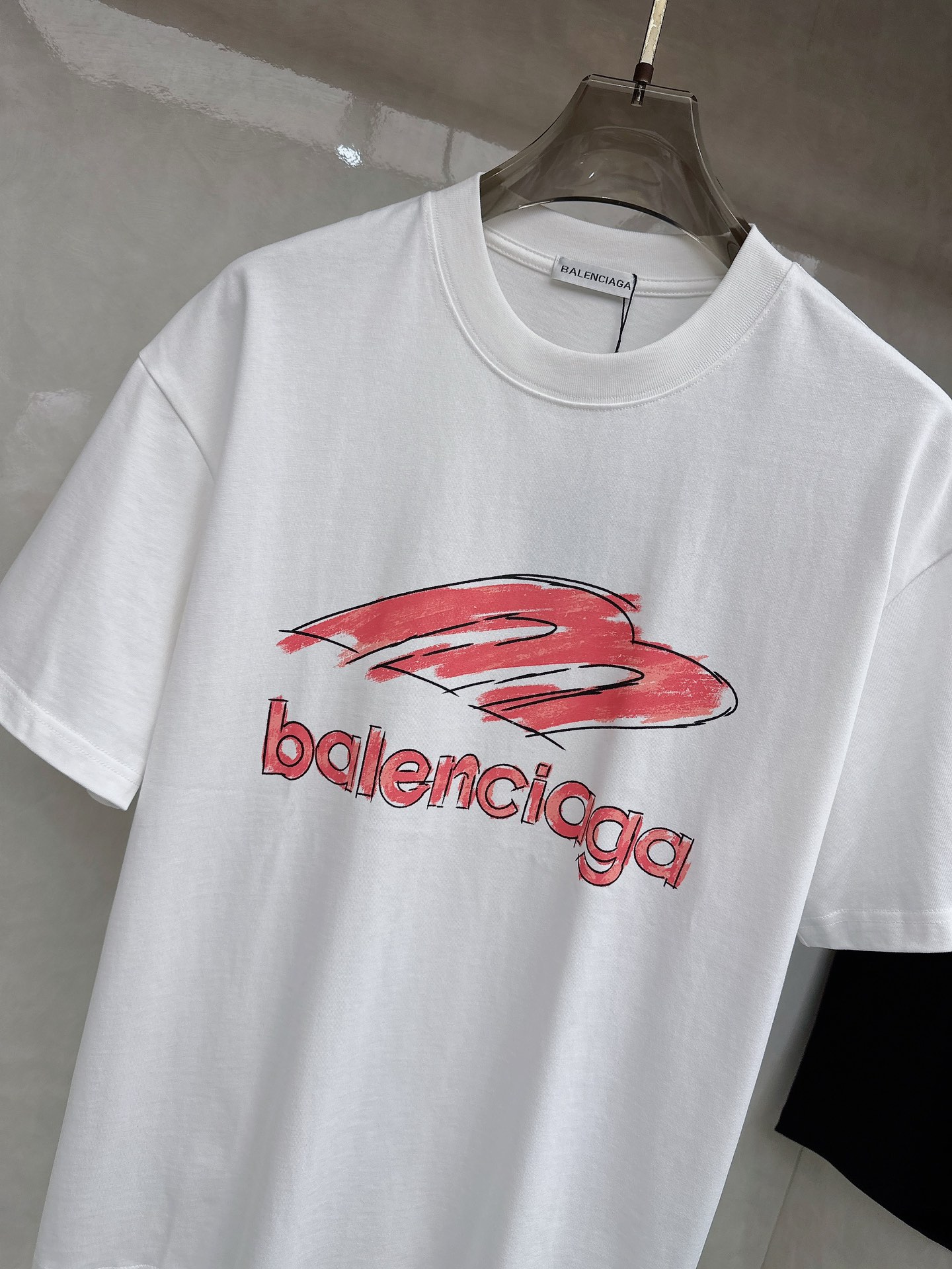 巴黎世家 2026春夏新款首发专柜最新款短袖圆领T恤 高端订制 设计前卫时尚！品牌logo重工艺设计 高