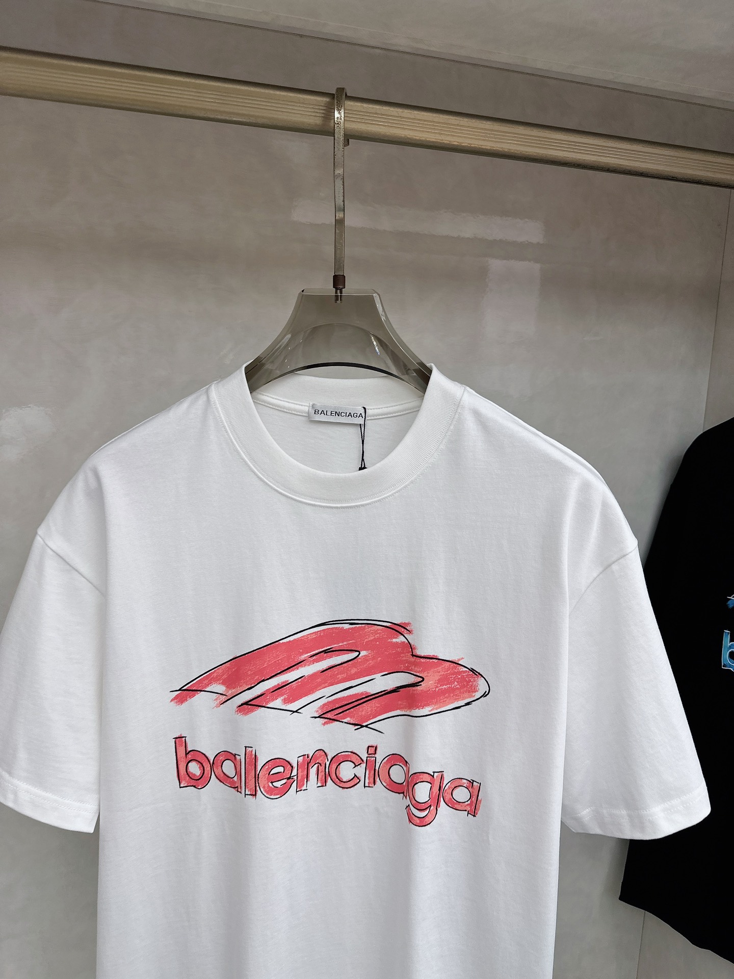 巴黎世家 2026春夏新款首发专柜最新款短袖圆领T恤 高端订制 设计前卫时尚！品牌logo重工艺设计 高