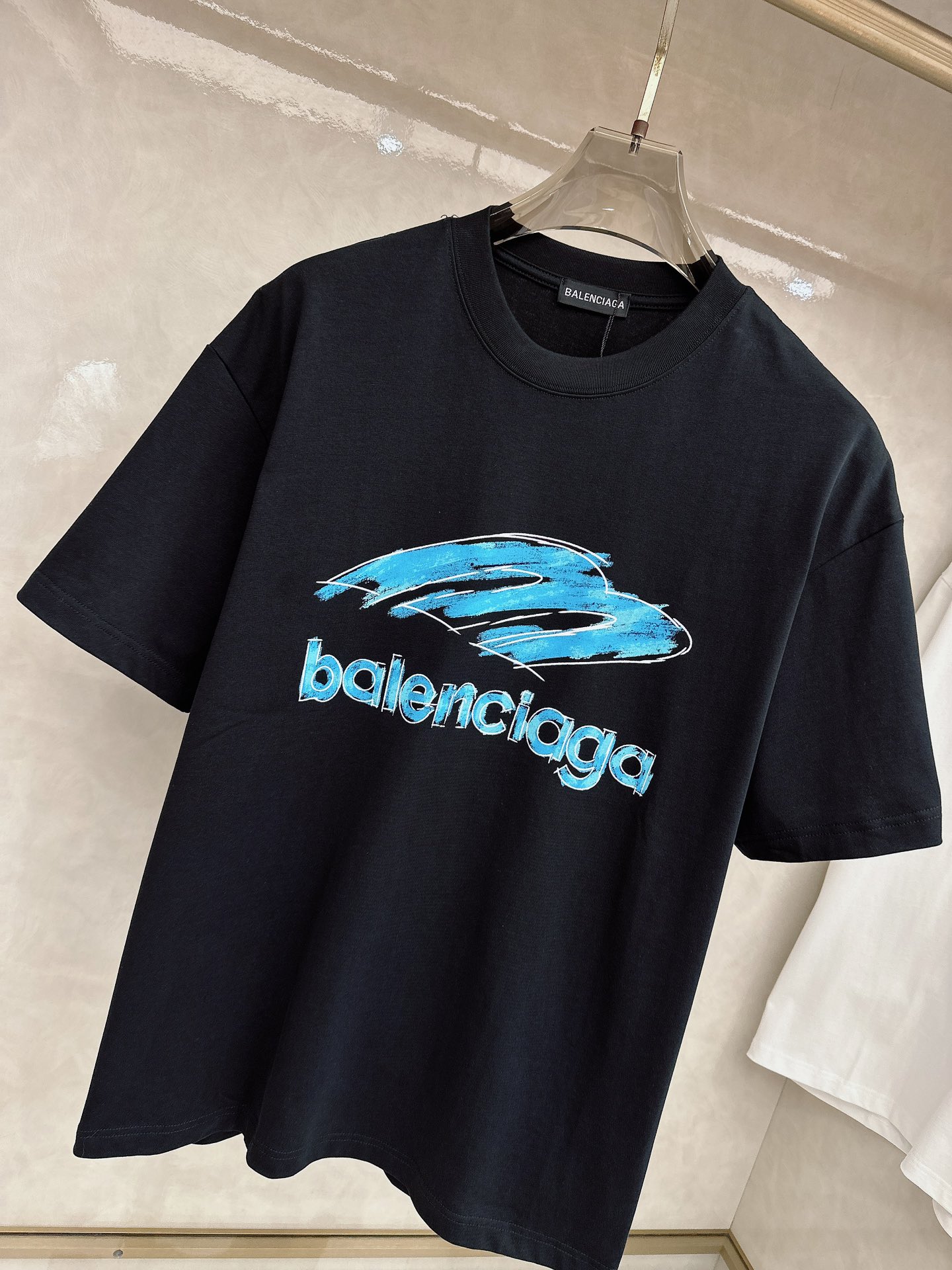 巴黎世家 2026春夏新款首发专柜最新款短袖圆领T恤 高端订制 设计前卫时尚！品牌logo重工艺设计 高