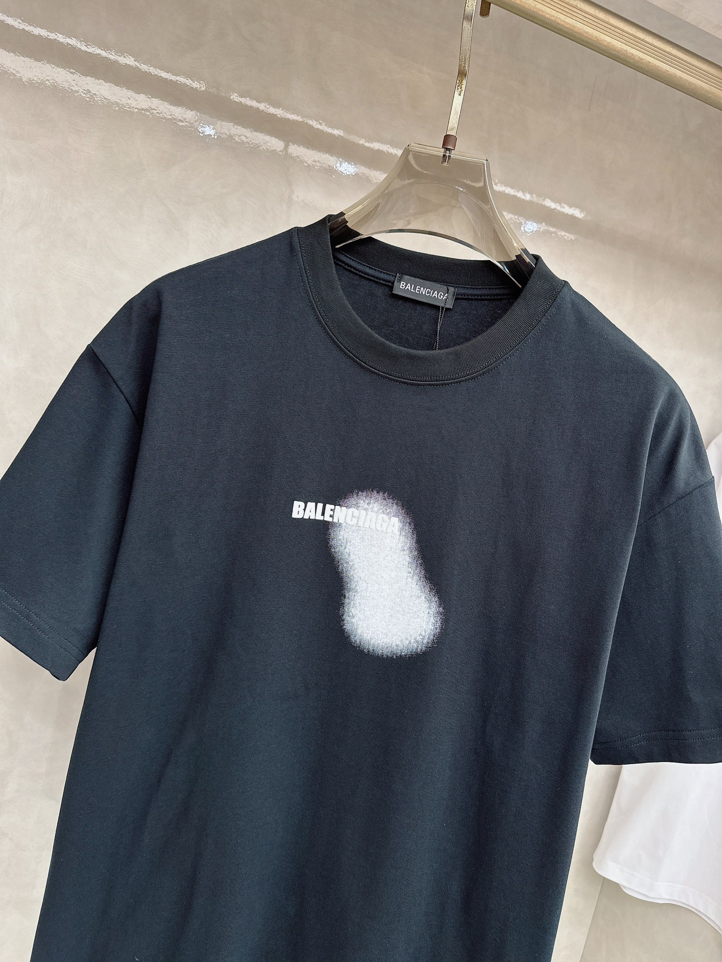 巴黎世家 2026春夏新款首发专柜最新款短袖圆领T恤 高端订制 设计前卫时尚！品牌logo重工艺设计 高