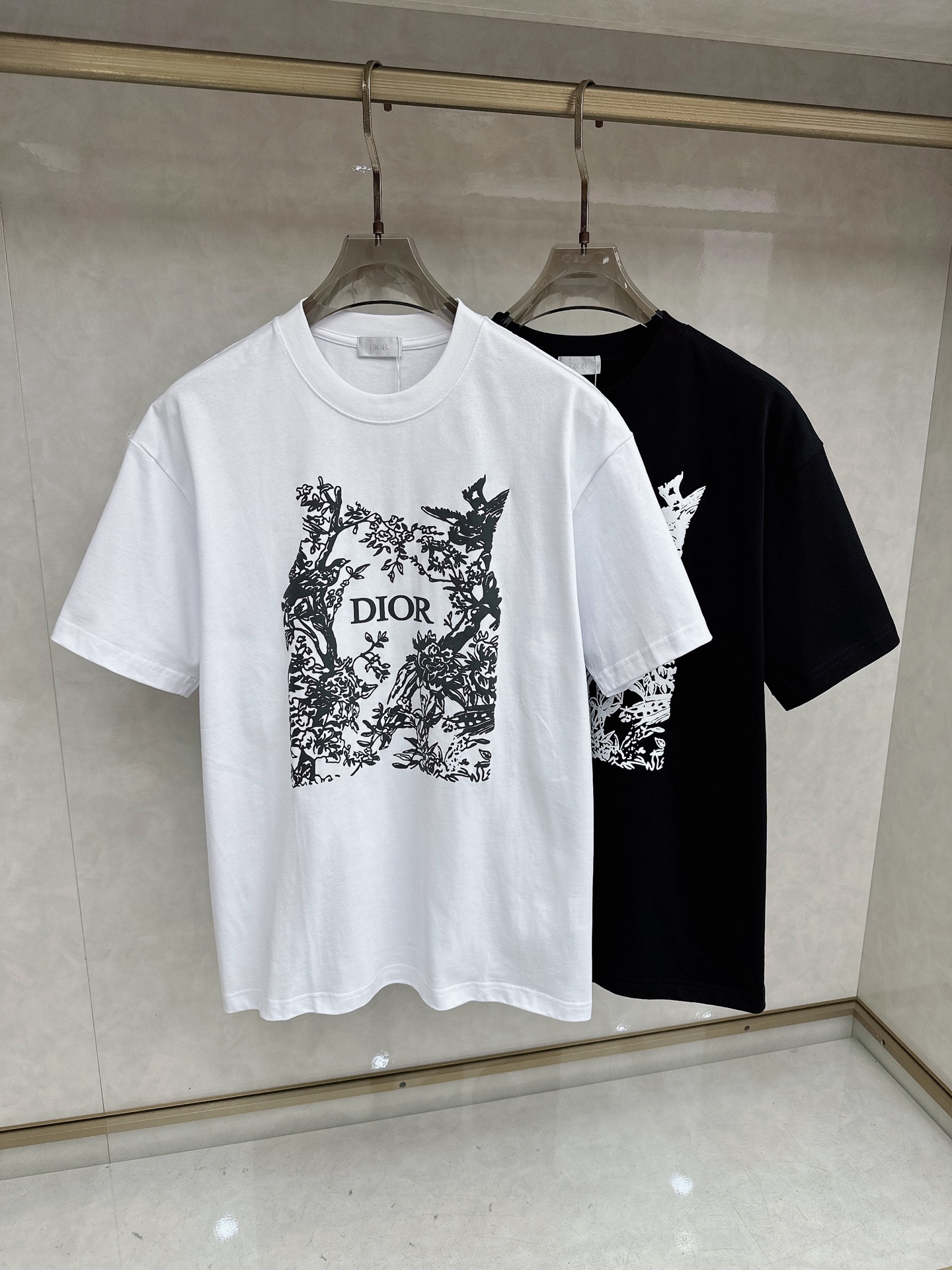 迪奥 2026春夏新款首发专柜最新款短袖圆领T恤 高端订制 设计前卫时尚！品牌logo重工艺设计 高端定