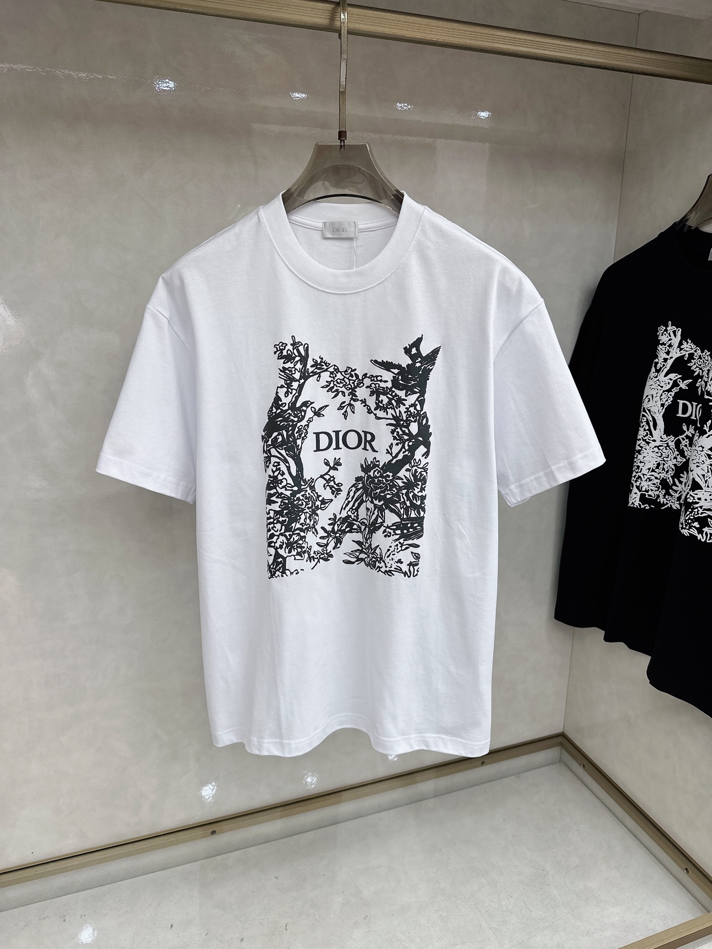 迪奥 2026春夏新款首发专柜最新款短袖圆领T恤 高端订制 设计前卫时尚！品牌logo重工艺设计 高端定