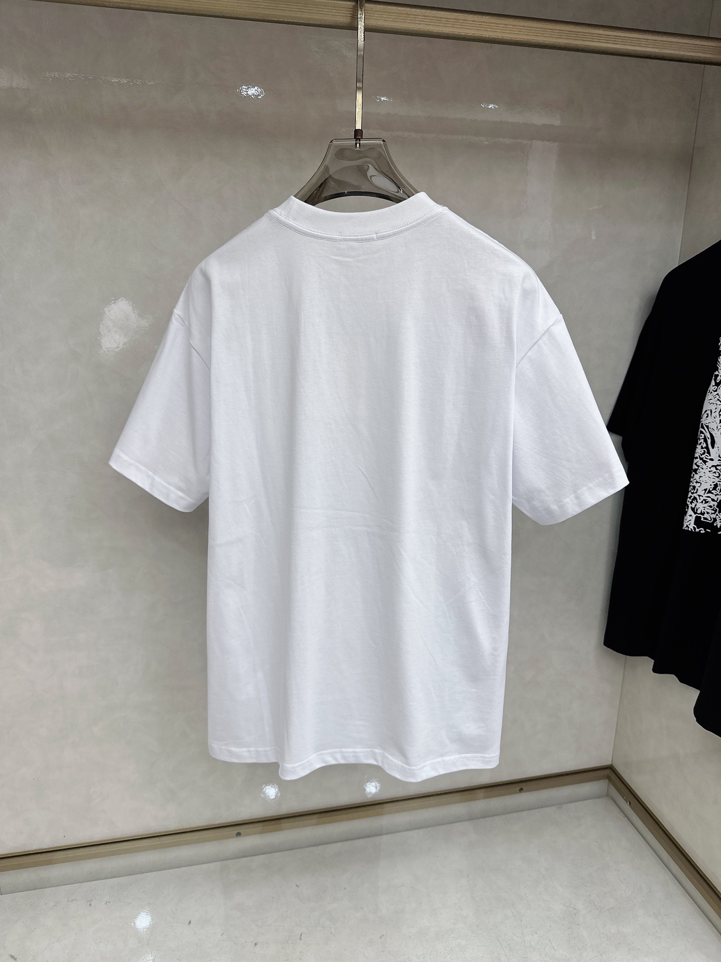 迪奥 2026春夏新款首发专柜最新款短袖圆领T恤 高端订制 设计前卫时尚！品牌logo重工艺设计 高端定