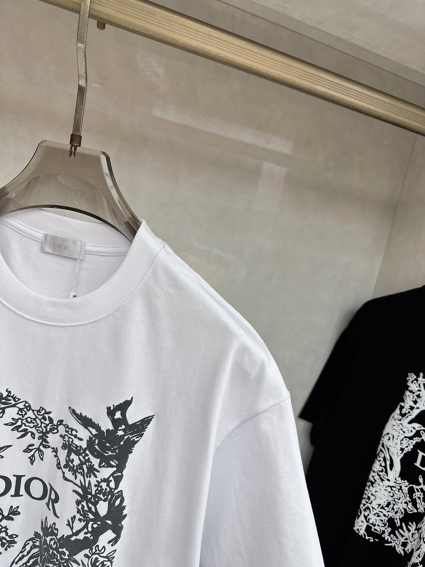 迪奥 2026春夏新款首发专柜最新款短袖圆领T恤 高端订制 设计前卫时尚！品牌logo重工艺设计 高端定