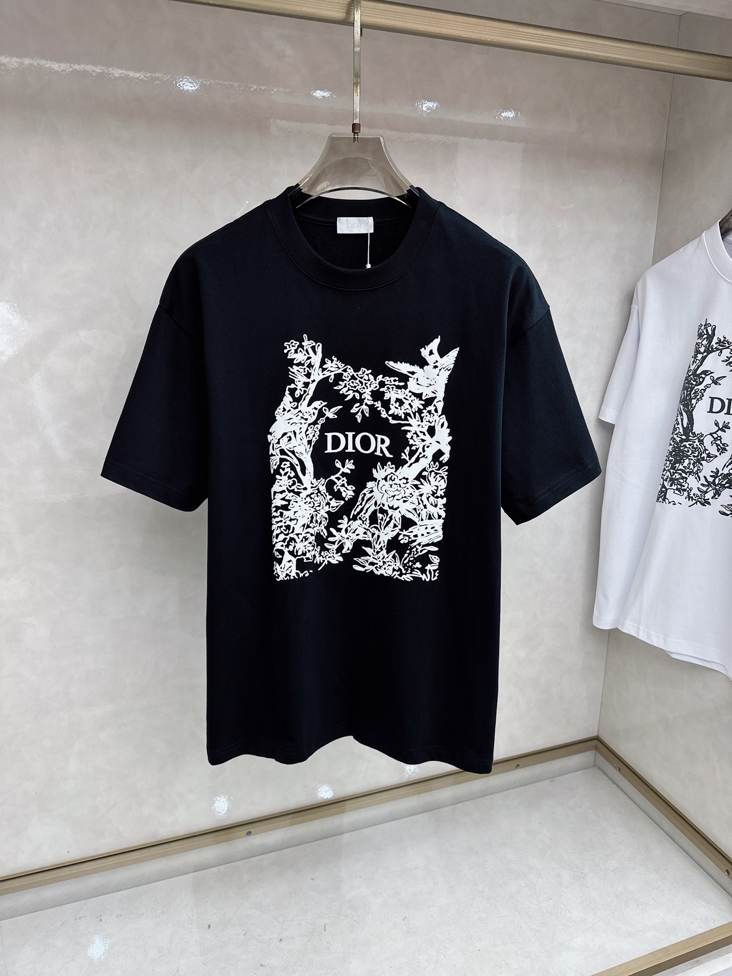 迪奥 2026春夏新款首发专柜最新款短袖圆领T恤 高端订制 设计前卫时尚！品牌logo重工艺设计 高端定