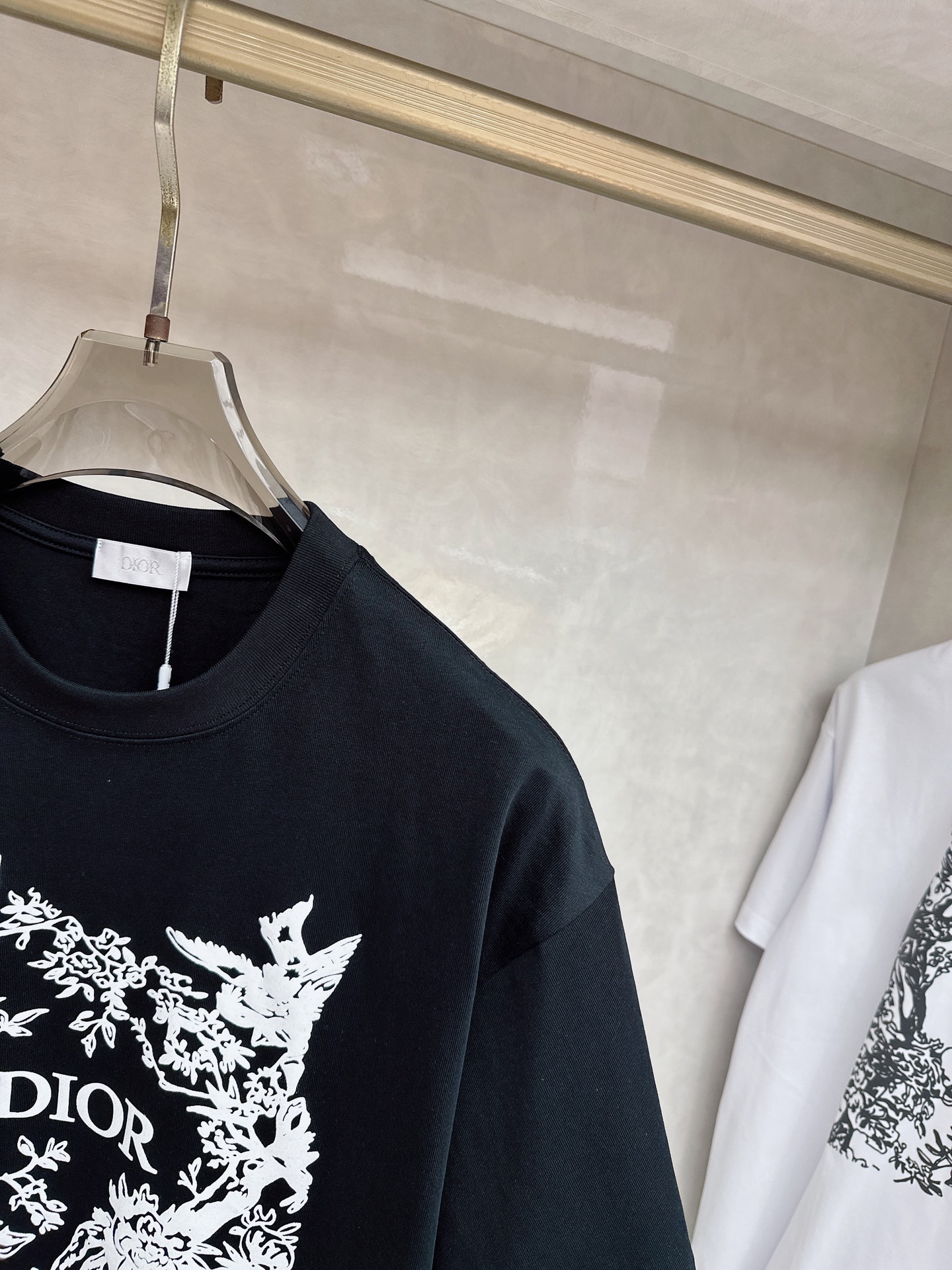 迪奥 2026春夏新款首发专柜最新款短袖圆领T恤 高端订制 设计前卫时尚！品牌logo重工艺设计 高端定