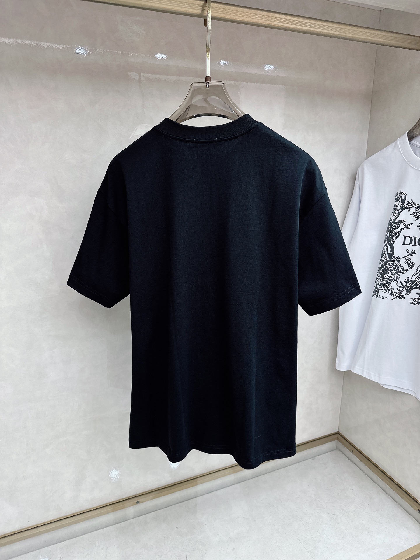 迪奥 2026春夏新款首发专柜最新款短袖圆领T恤 高端订制 设计前卫时尚！品牌logo重工艺设计 高端定