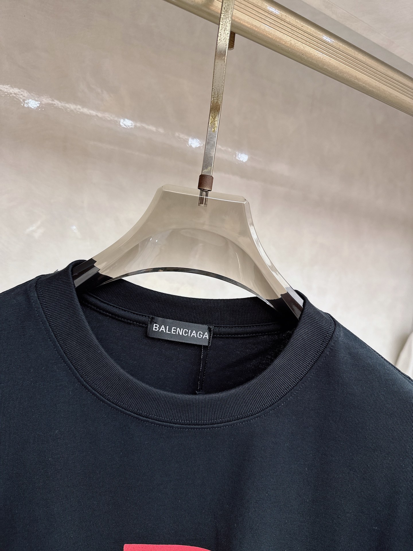 巴黎世家 2026春夏新款首发专柜最新款短袖圆领T恤 高端订制 设计前卫时尚！品牌logo重工艺设计 高