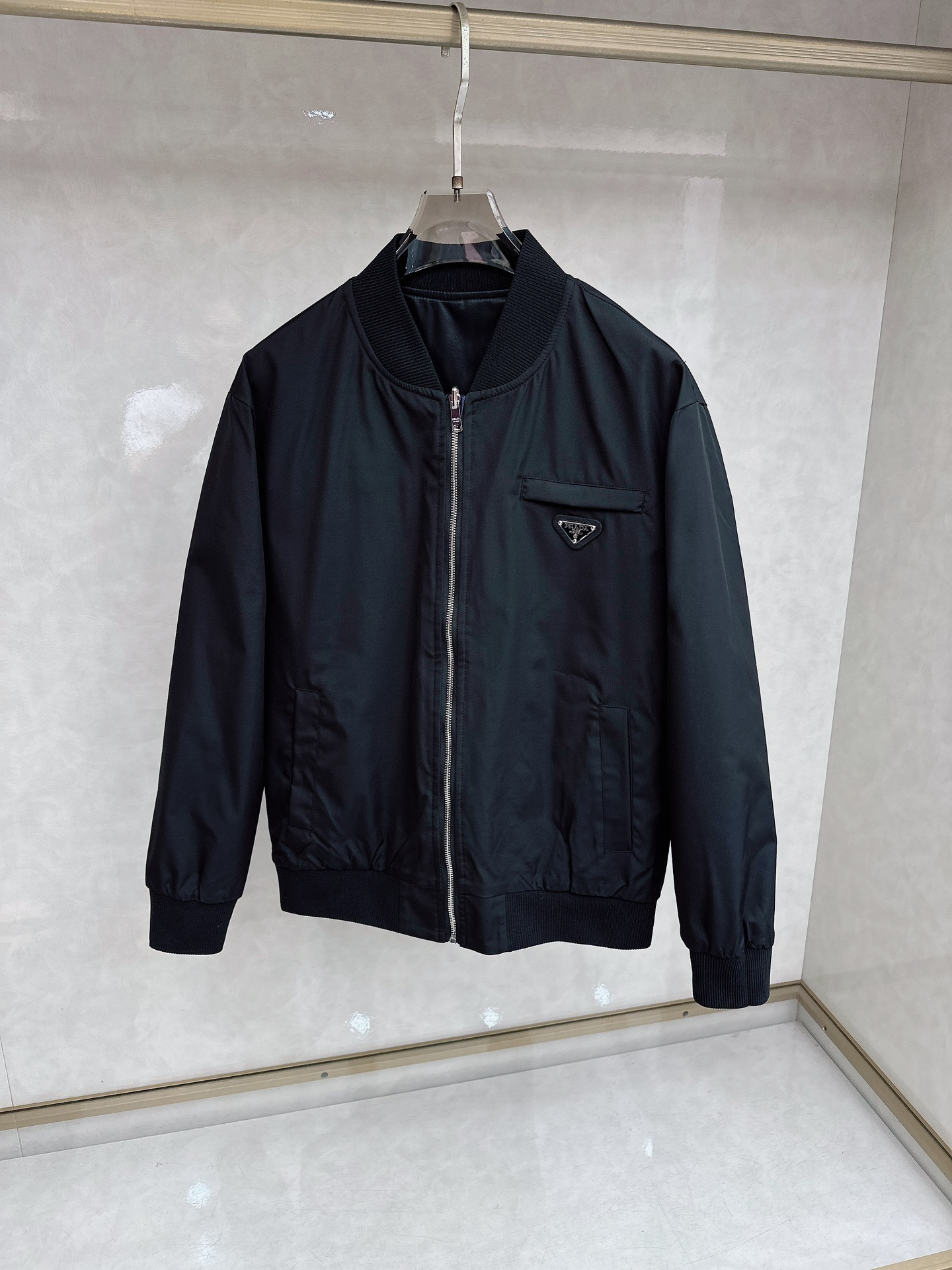 P380 Prada 2026 chaqueta nueva primavera y otoño, producto nuevo de exposición‼ El producto está en perfecto estado. El…