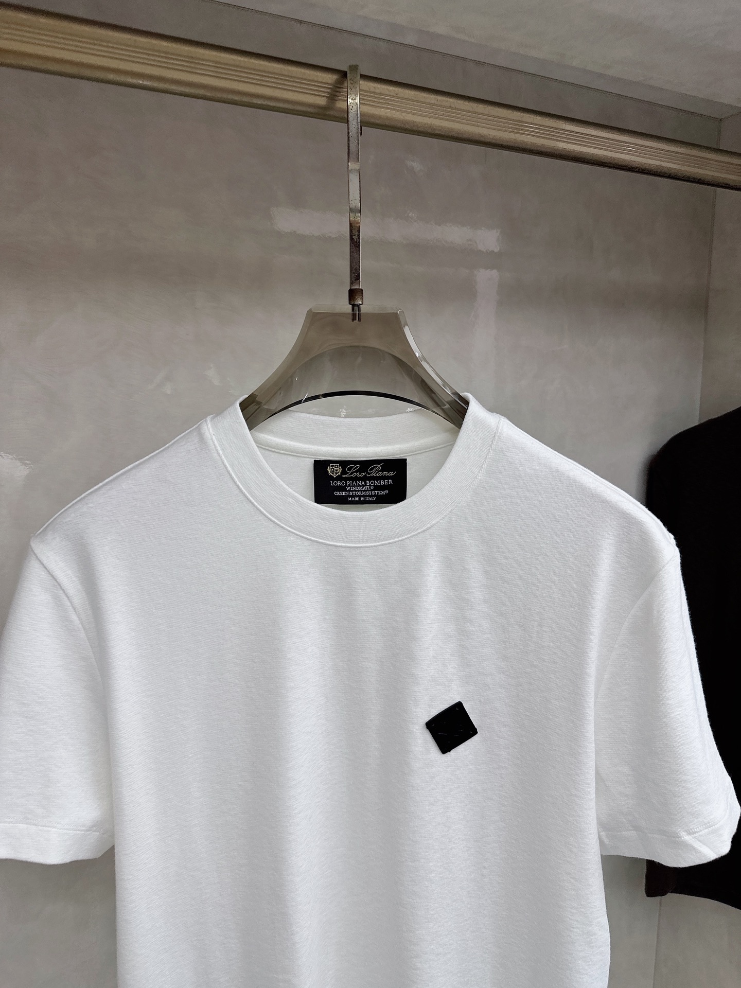 Loro piana 新款针织衫，松弛老钱，让绅士感在针织里自然流露透气针织面料告别束缚感，肌理织纹垂坠