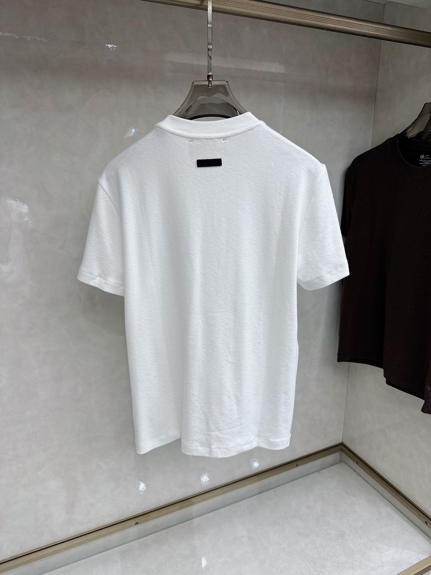 Loro piana 新款针织衫，松弛老钱，让绅士感在针织里自然流露透气针织面料告别束缚感，肌理织纹垂坠