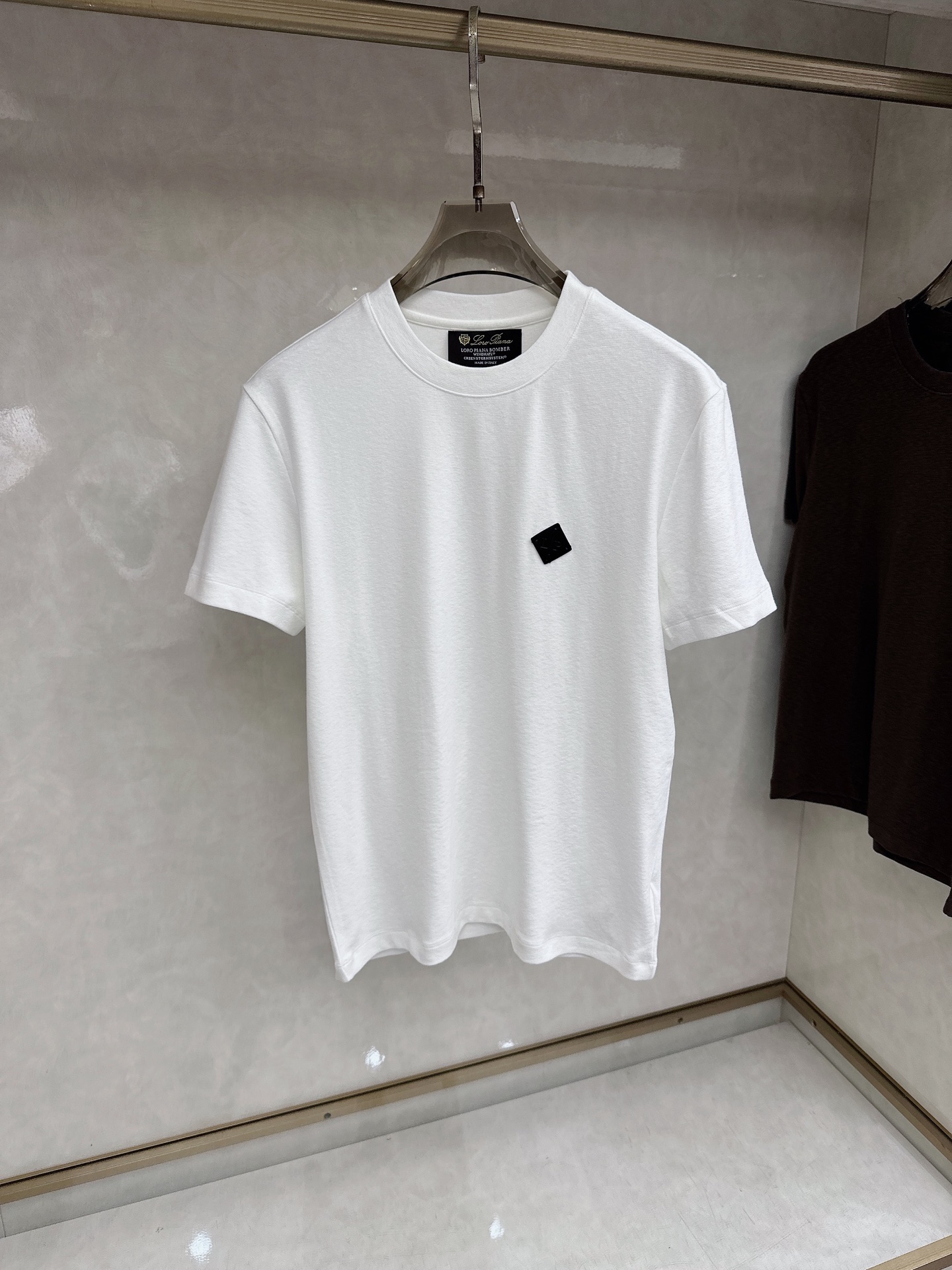 Loro piana 新款针织衫，松弛老钱，让绅士感在针织里自然流露透气针织面料告别束缚感，肌理织纹垂坠